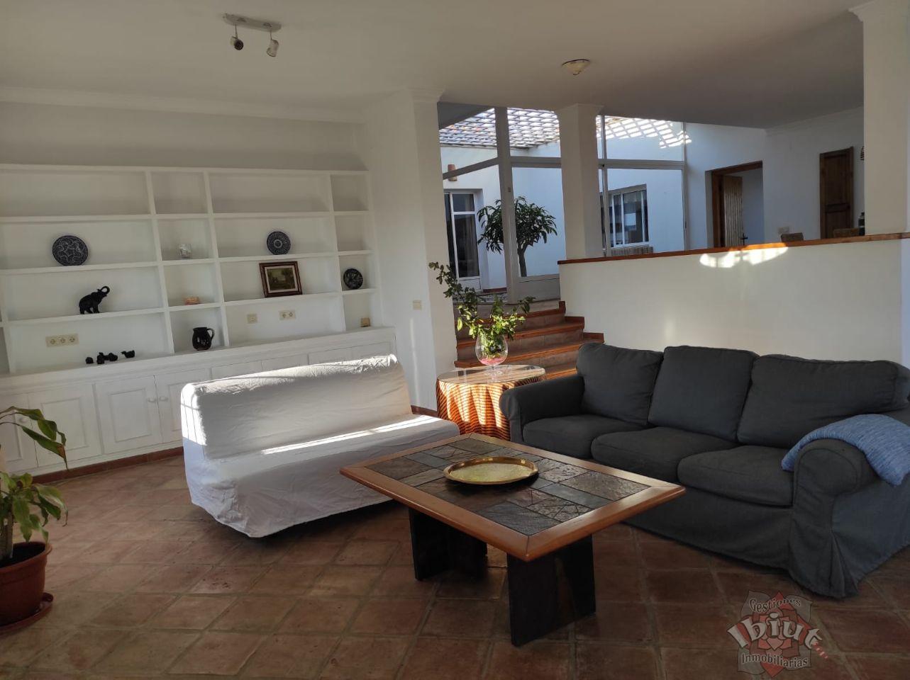 For rent of chalet in Sayalonga