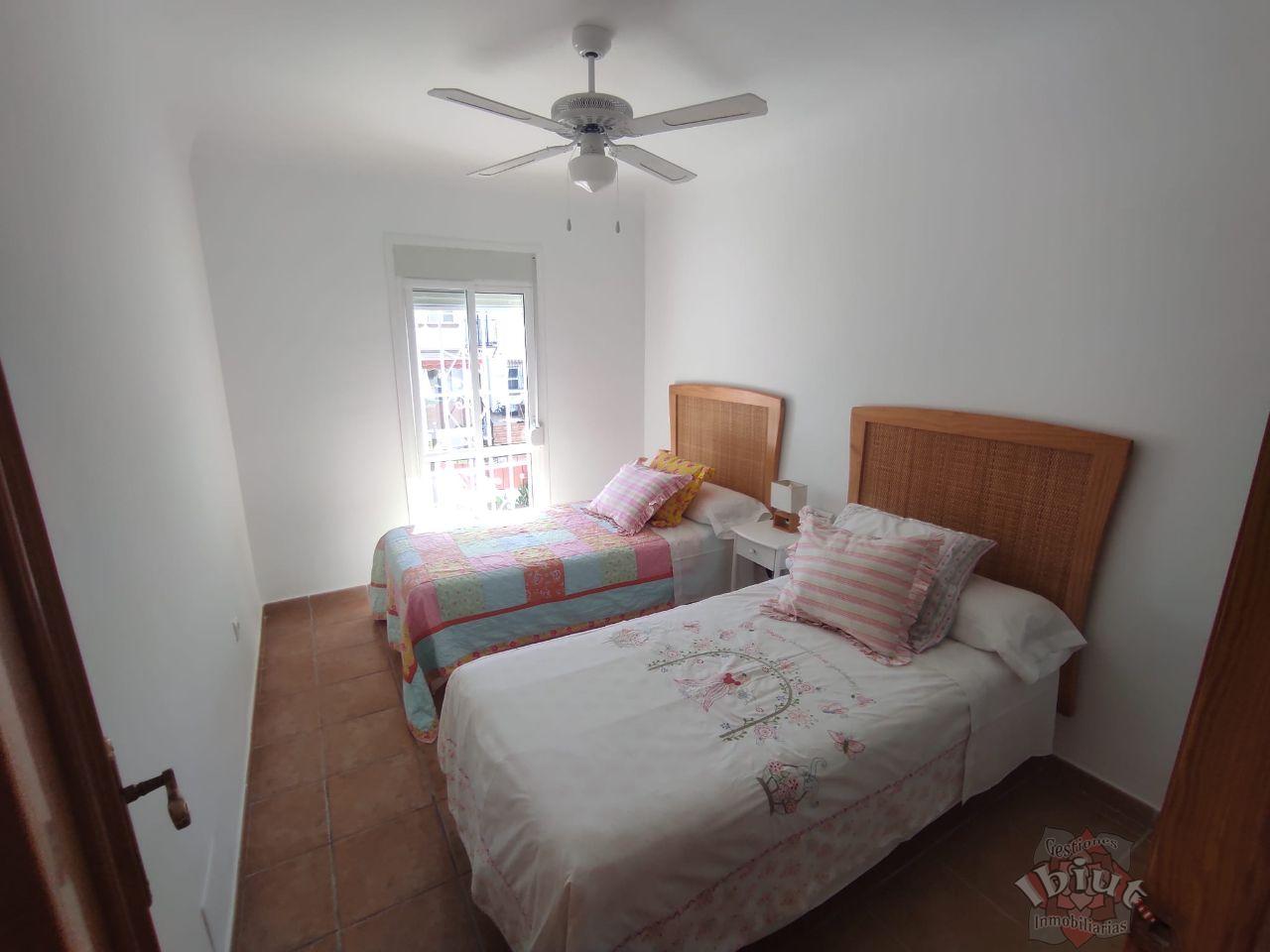 For rent of house in Caleta de Vélez