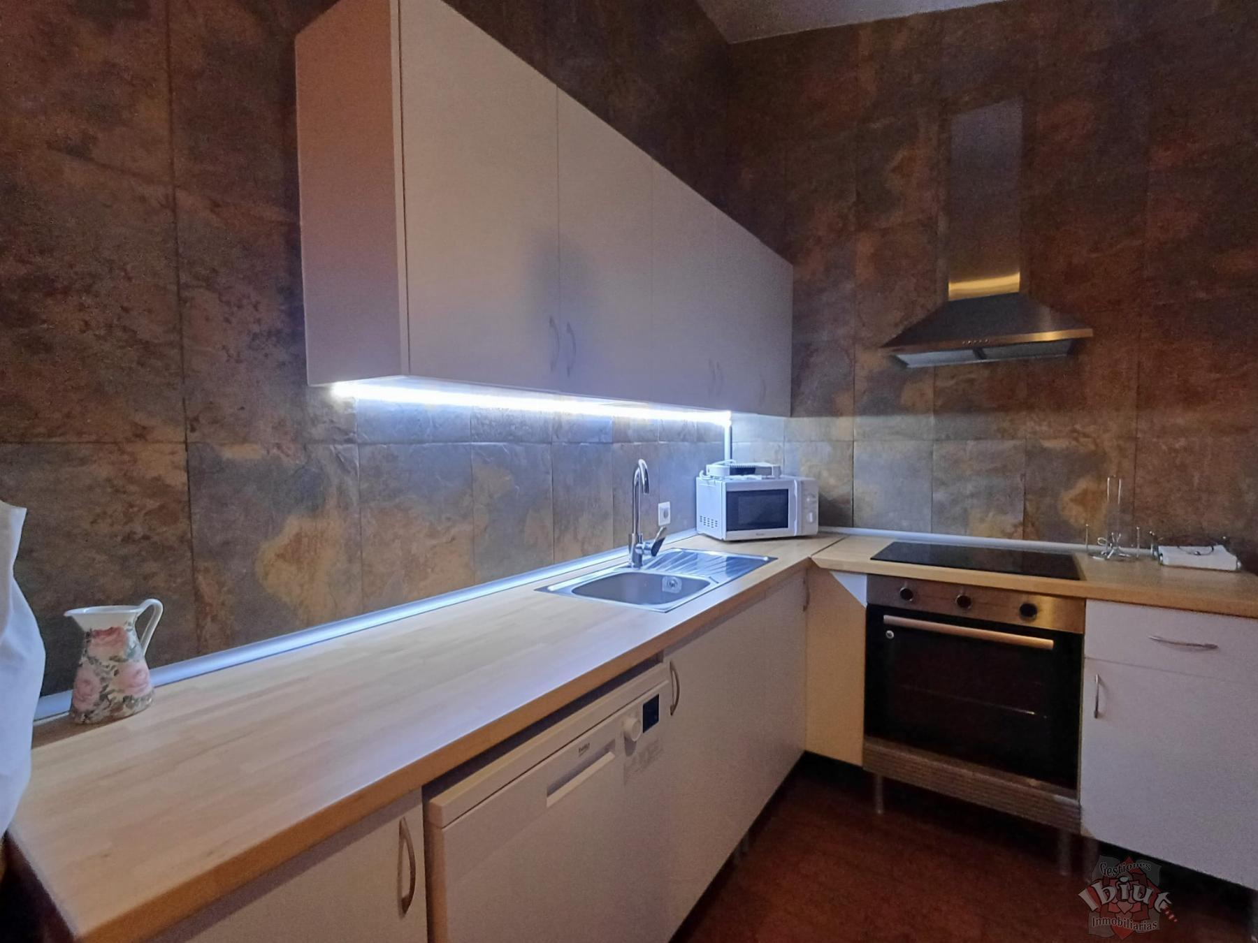 For rent of house in Benamocarra