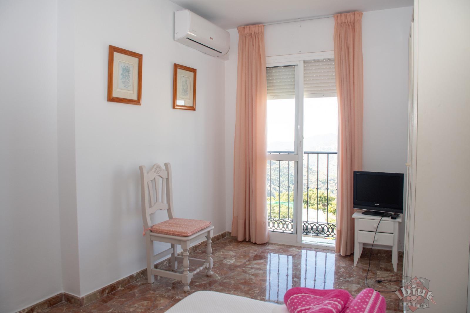 For rent of flat in Cómpeta