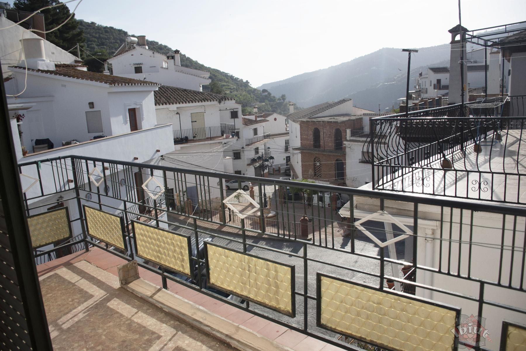 For sale of house in Sayalonga