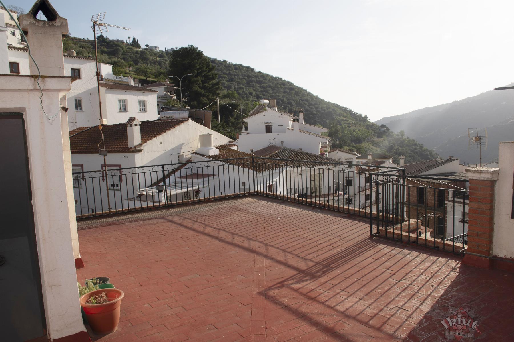 For sale of house in Sayalonga