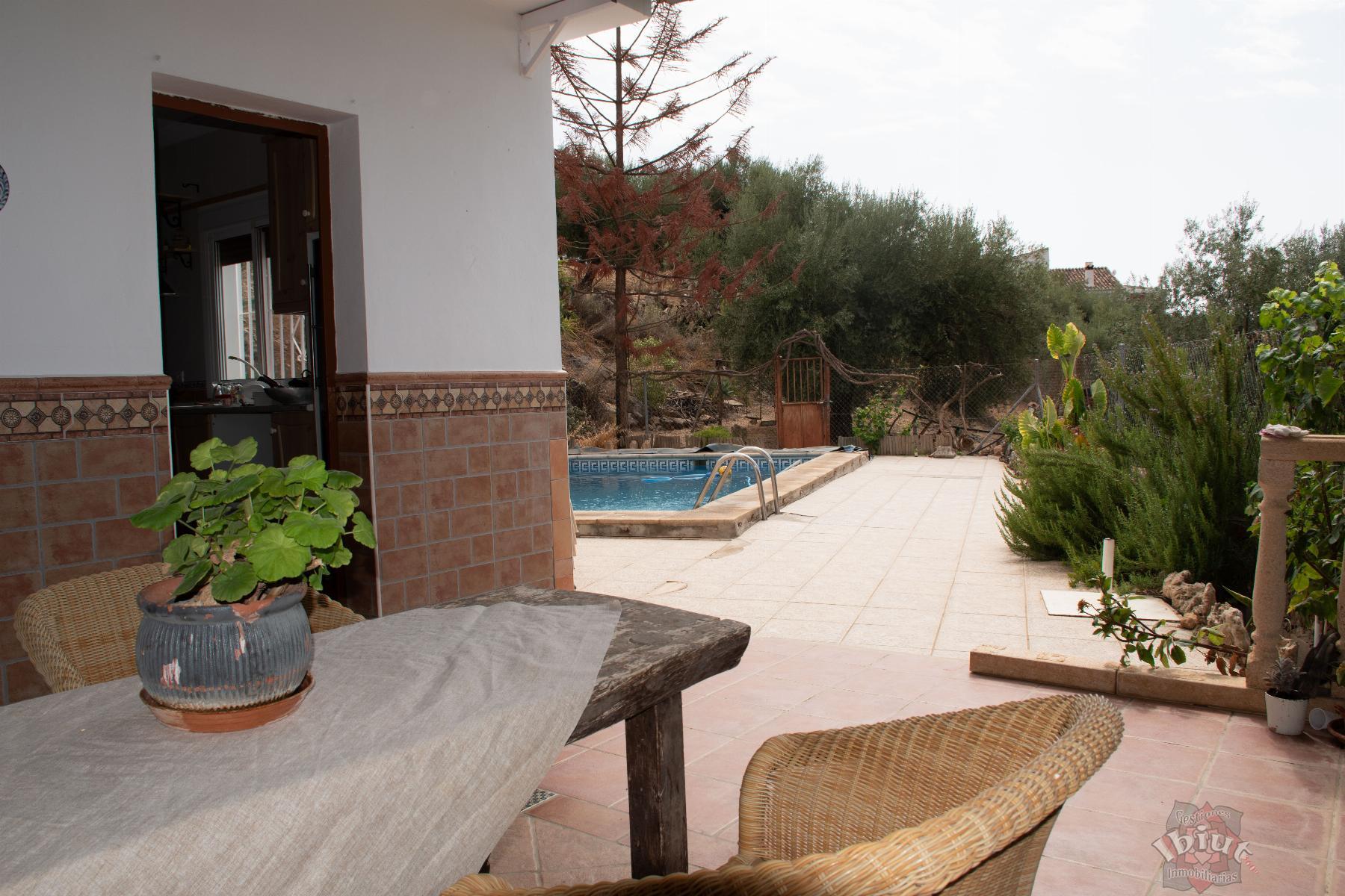 For sale of villa in Alcaucín