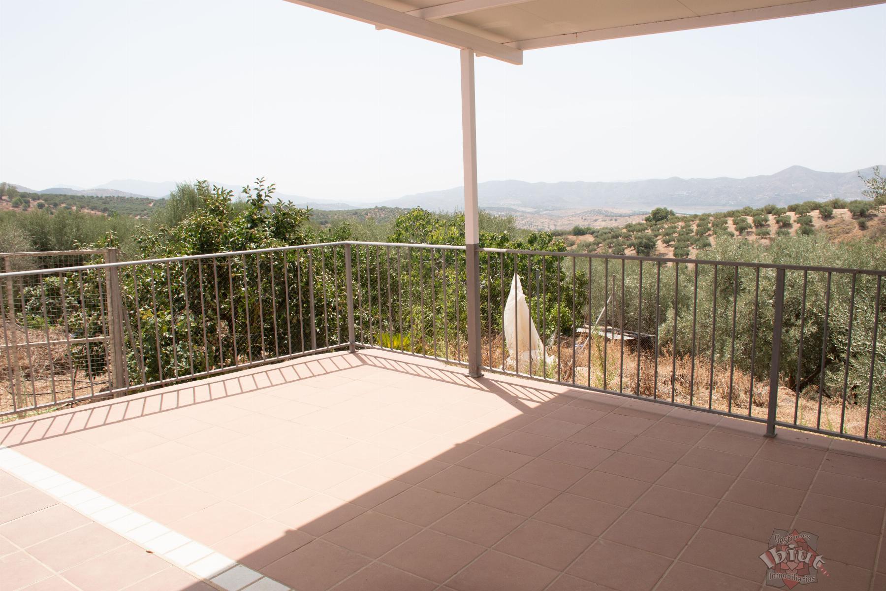 For sale of villa in Alcaucín