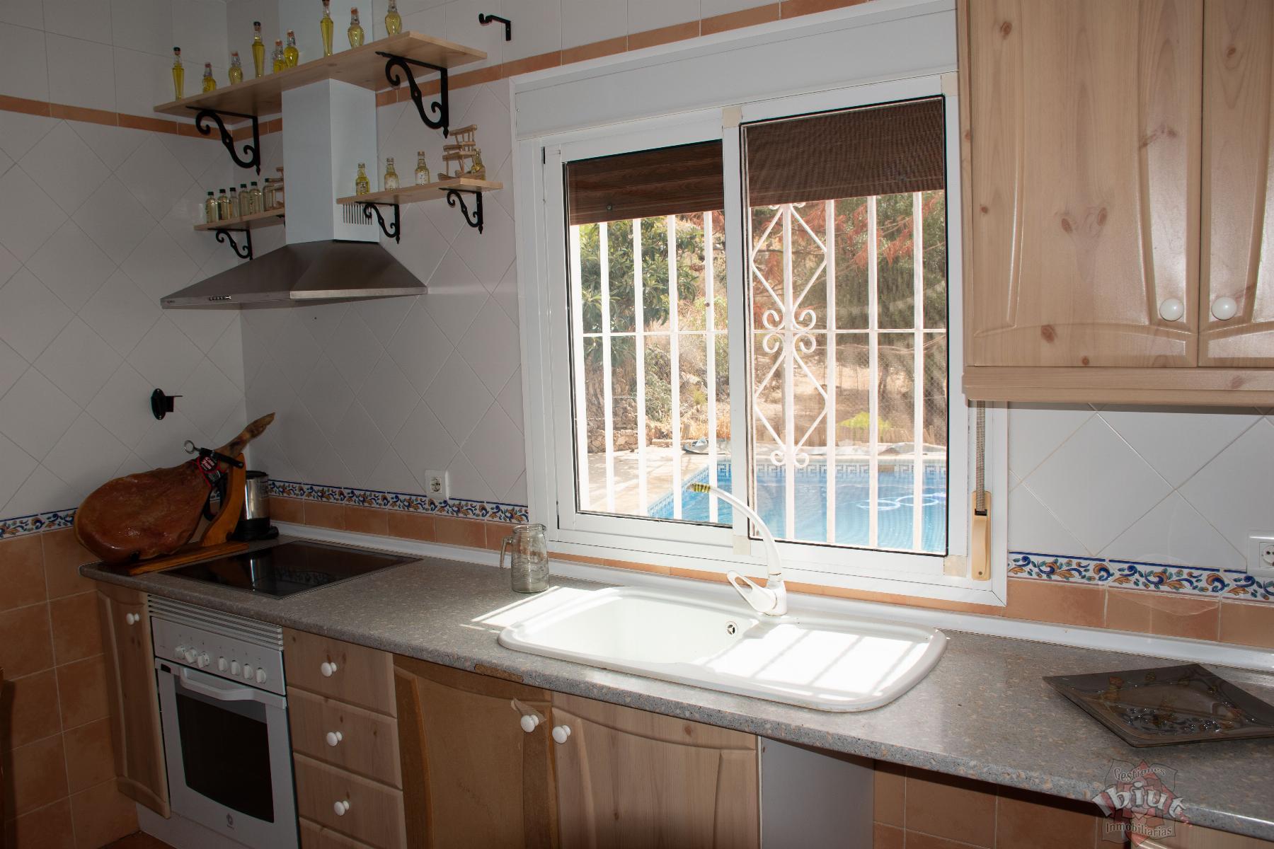For sale of villa in Alcaucín