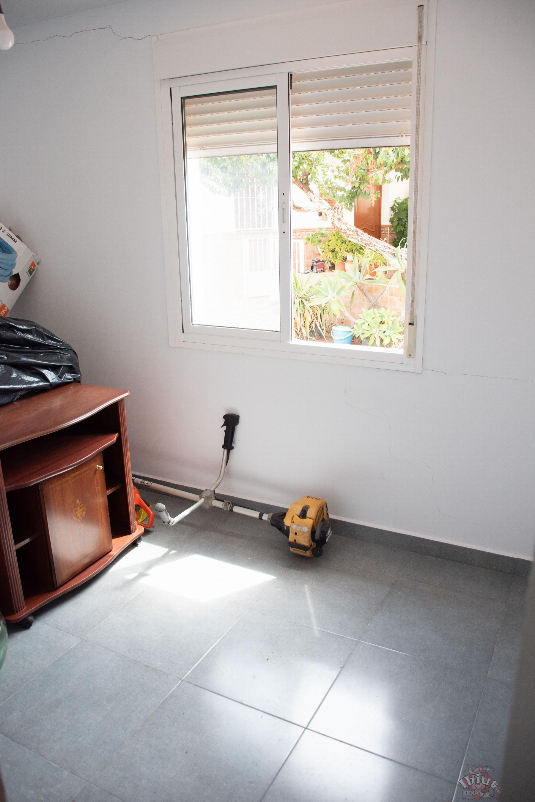 For sale of villa in Alcaucín