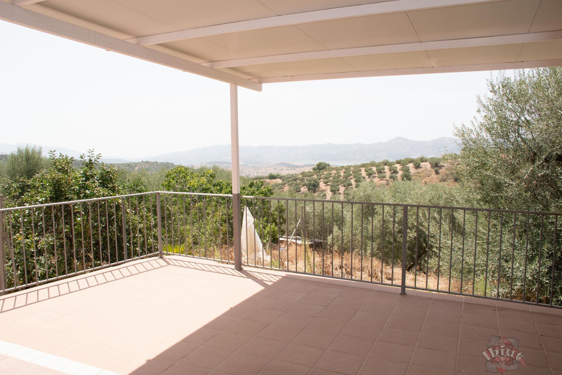 For sale of villa in Alcaucín