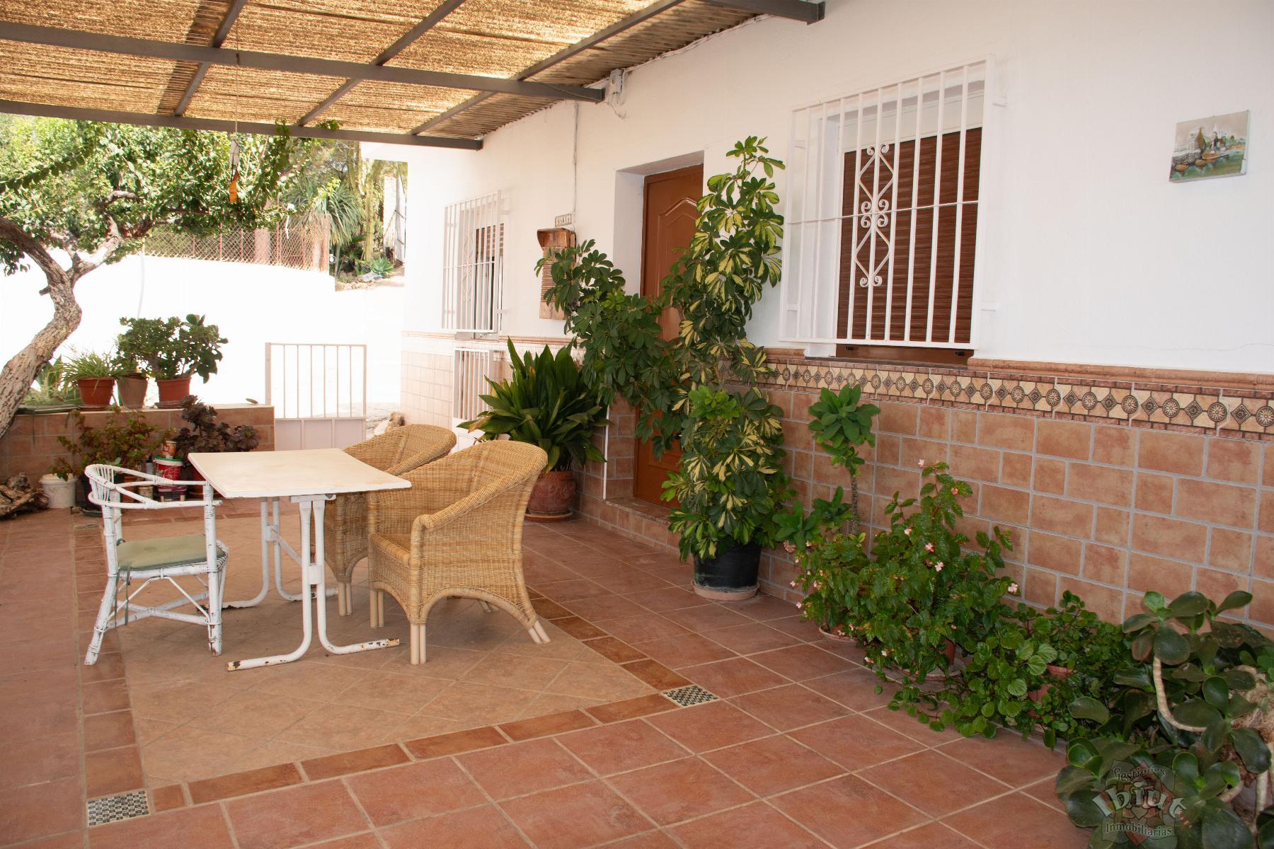 For sale of villa in Alcaucín