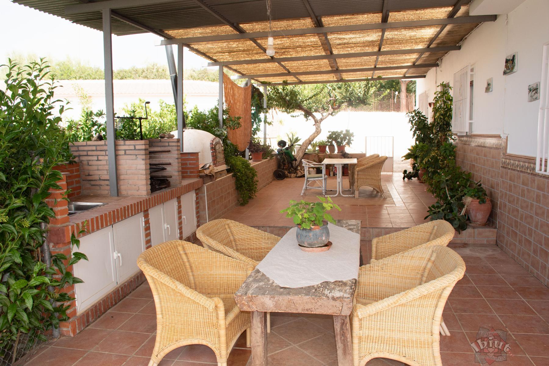 For sale of villa in Alcaucín
