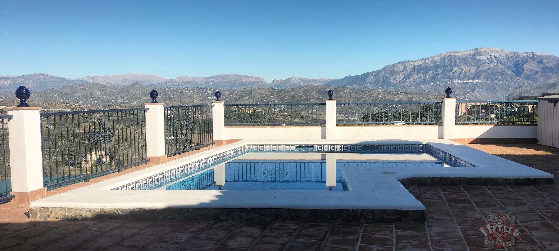 Alquiler de chalet en Iznate