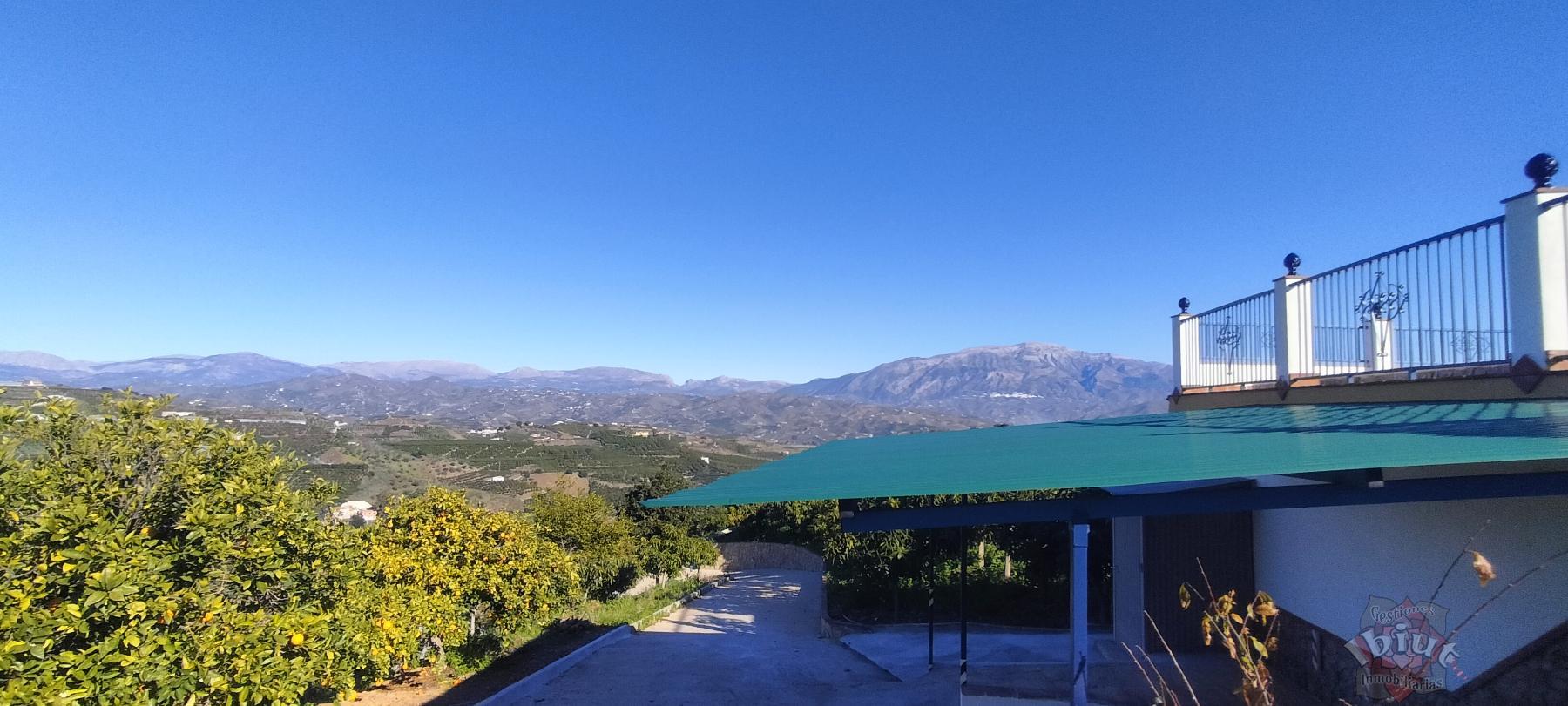 Alquiler de chalet en Iznate