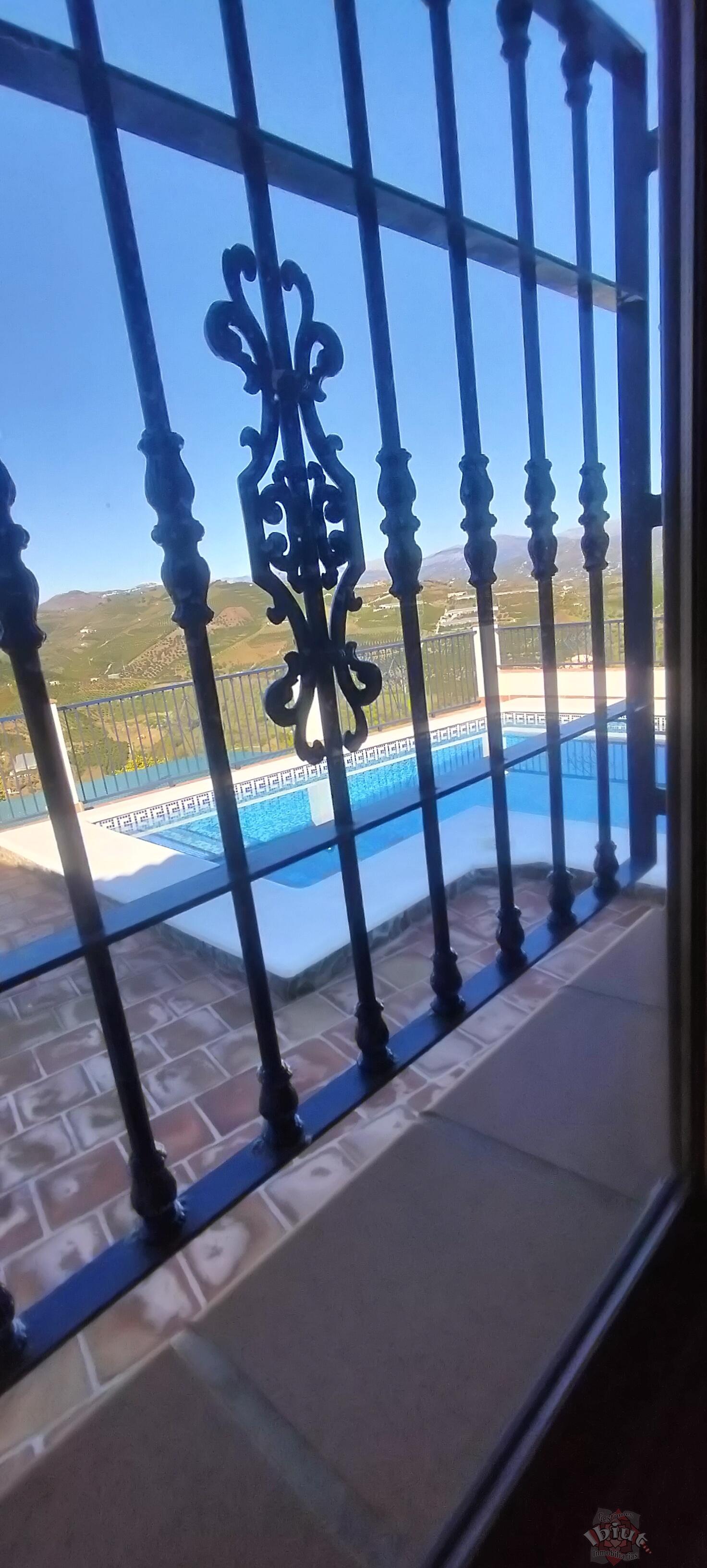Alquiler de chalet en Iznate