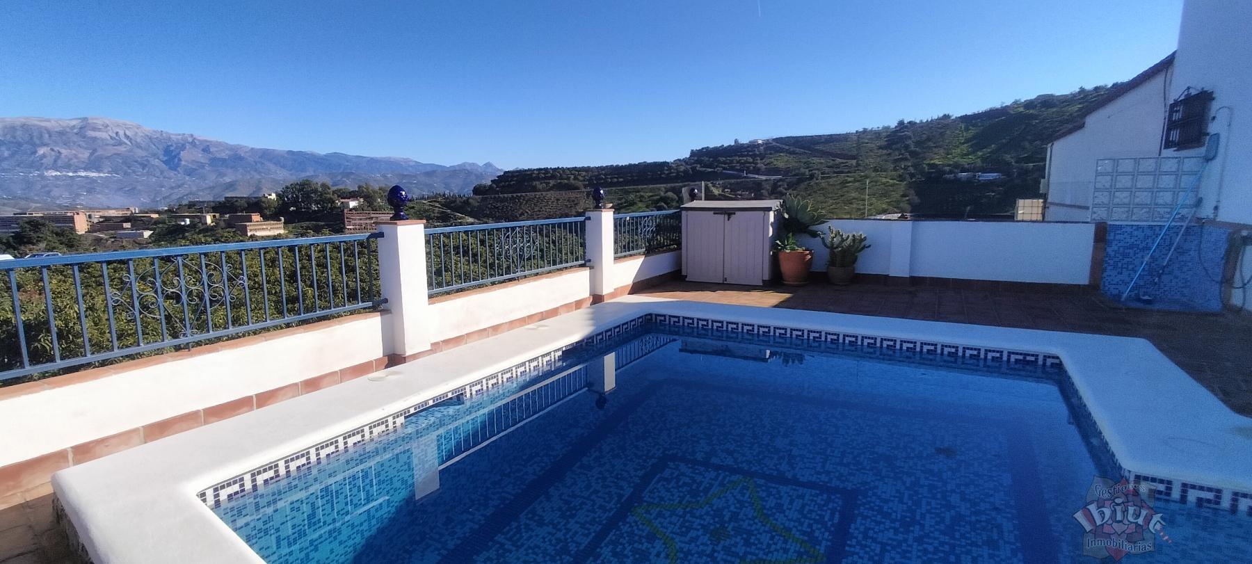 Alquiler de chalet en Iznate