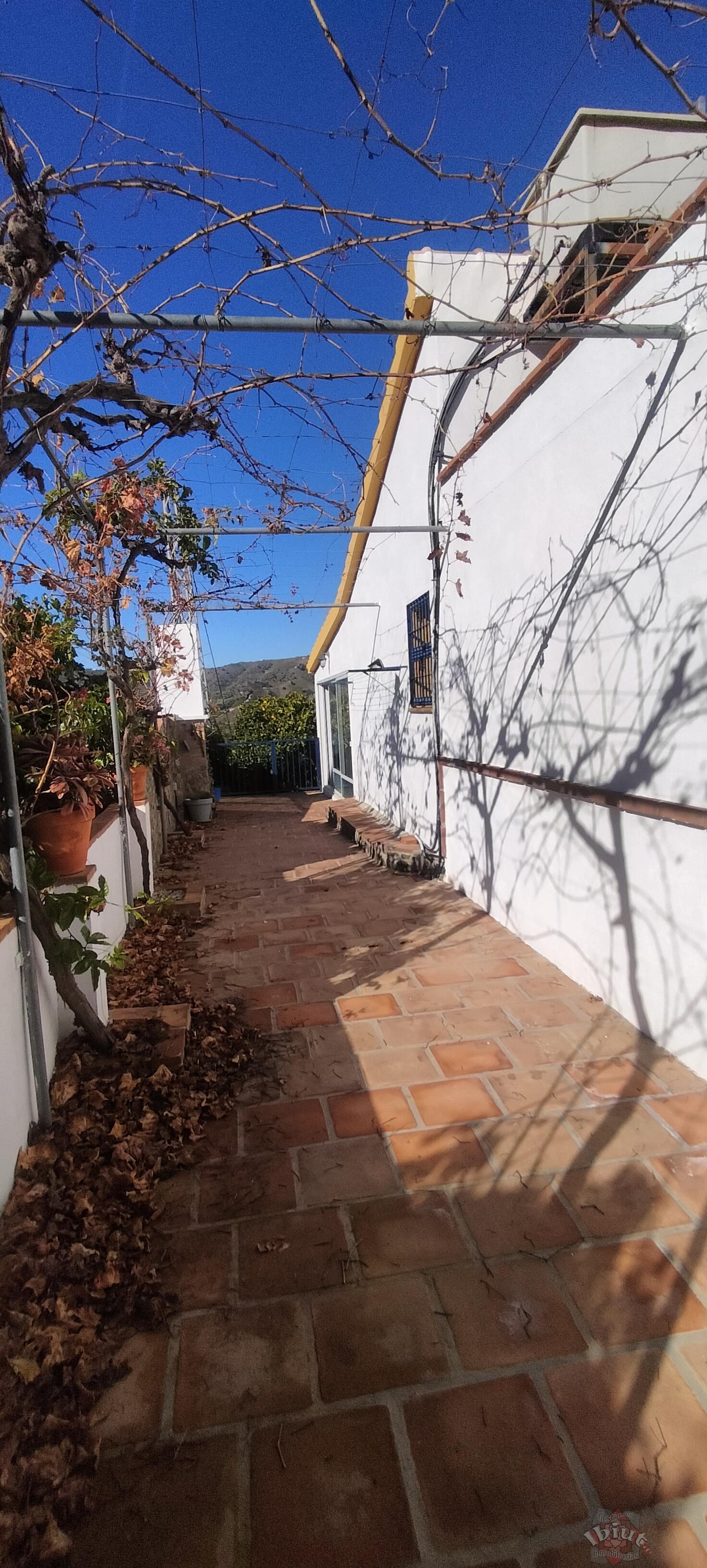 Alquiler de chalet en Iznate