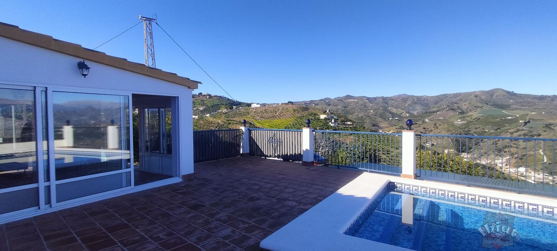 Alquiler de chalet en Iznate