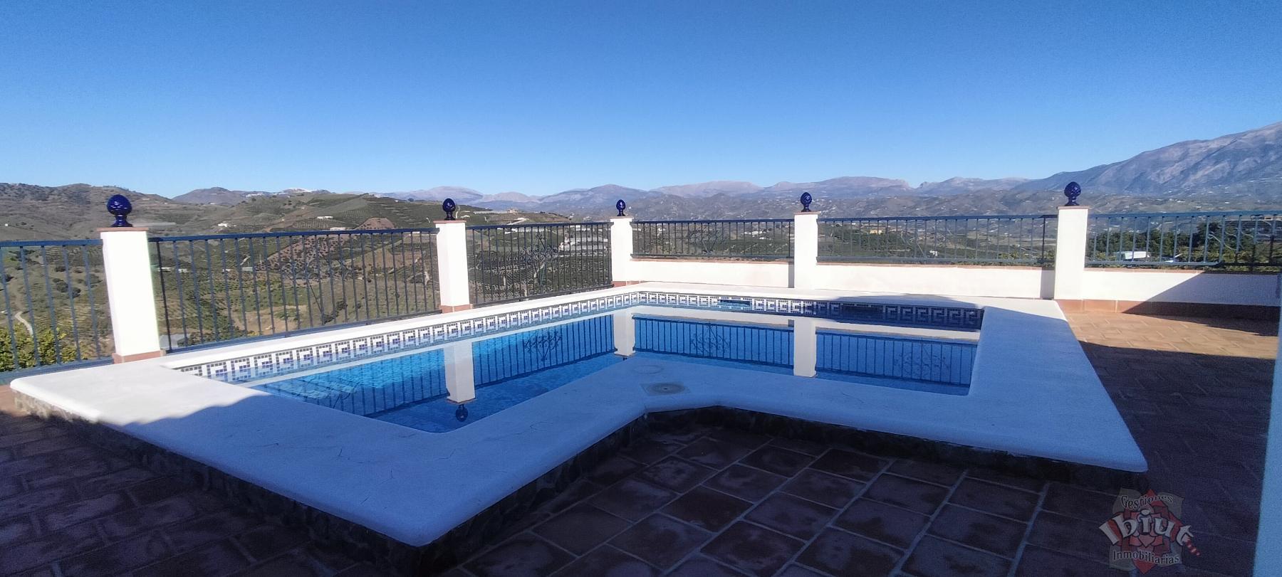 Alquiler de chalet en Iznate