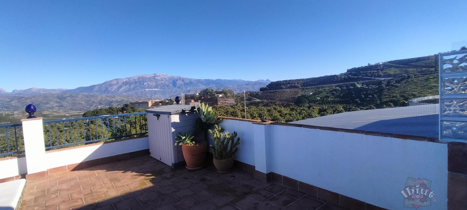 Alquiler de chalet en Iznate