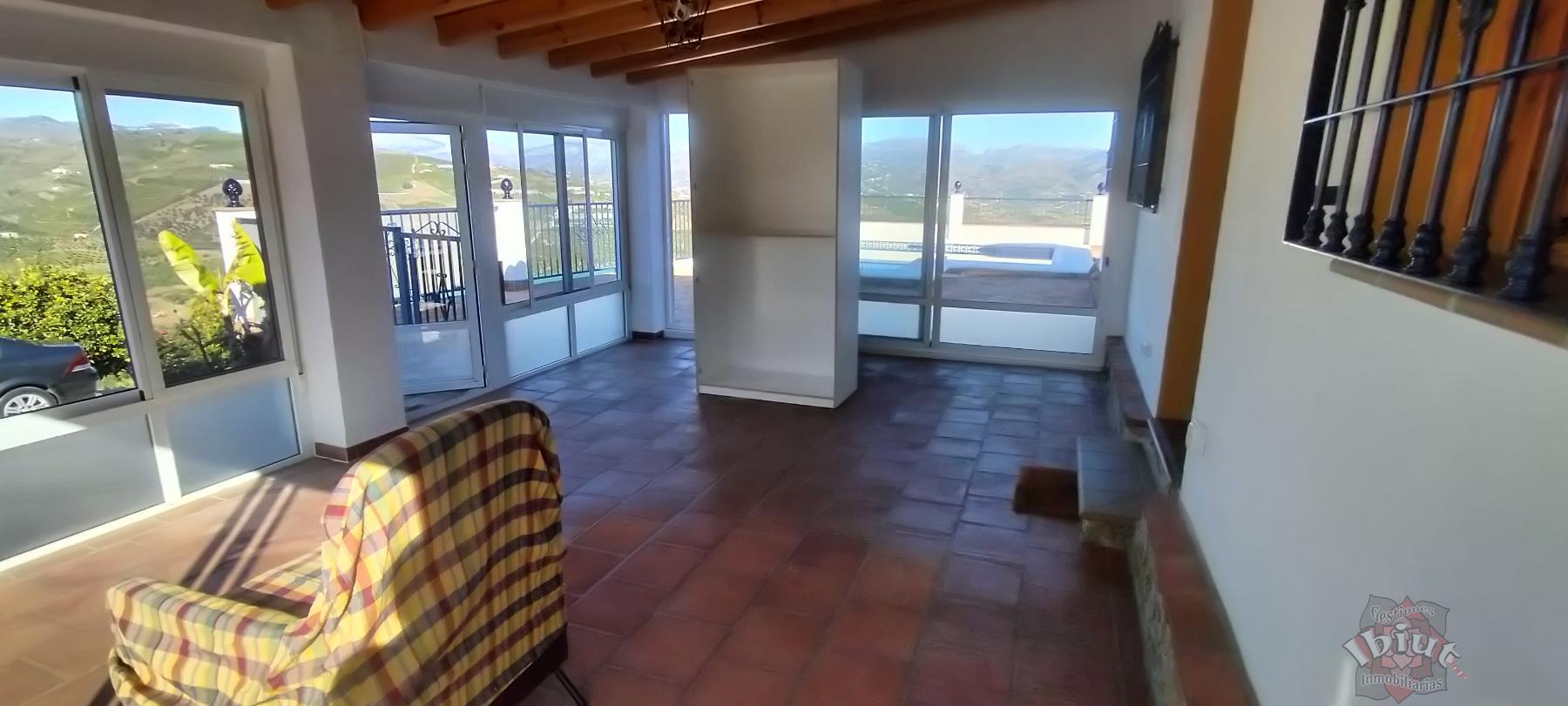 Alquiler de chalet en Iznate