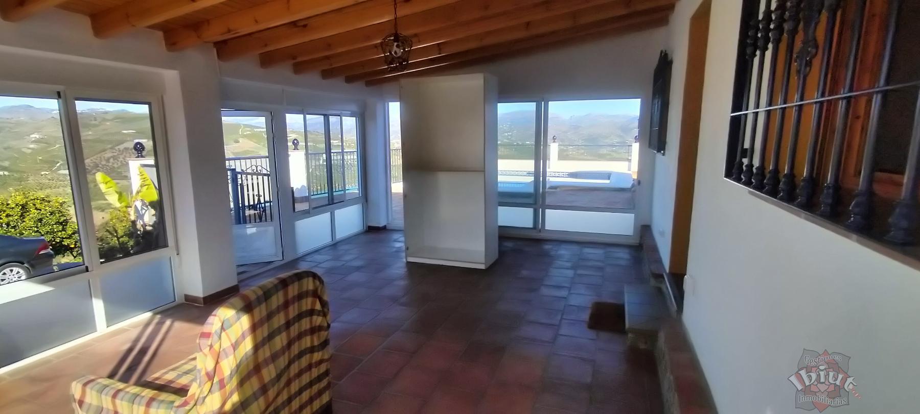 Alquiler de chalet en Iznate