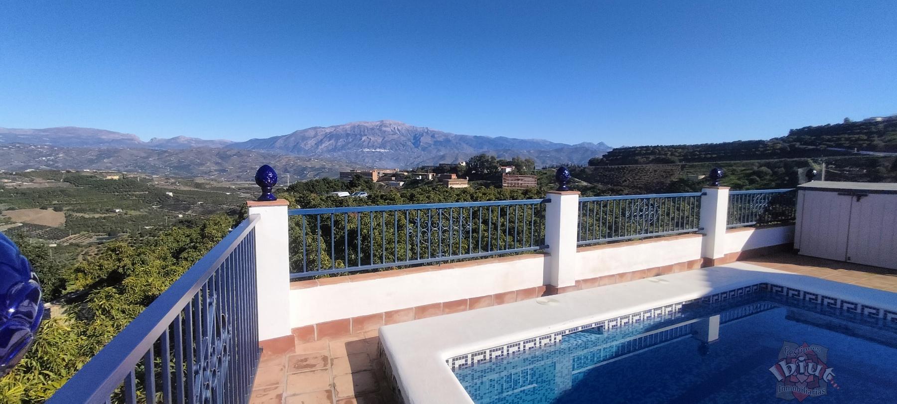 Alquiler de chalet en Iznate
