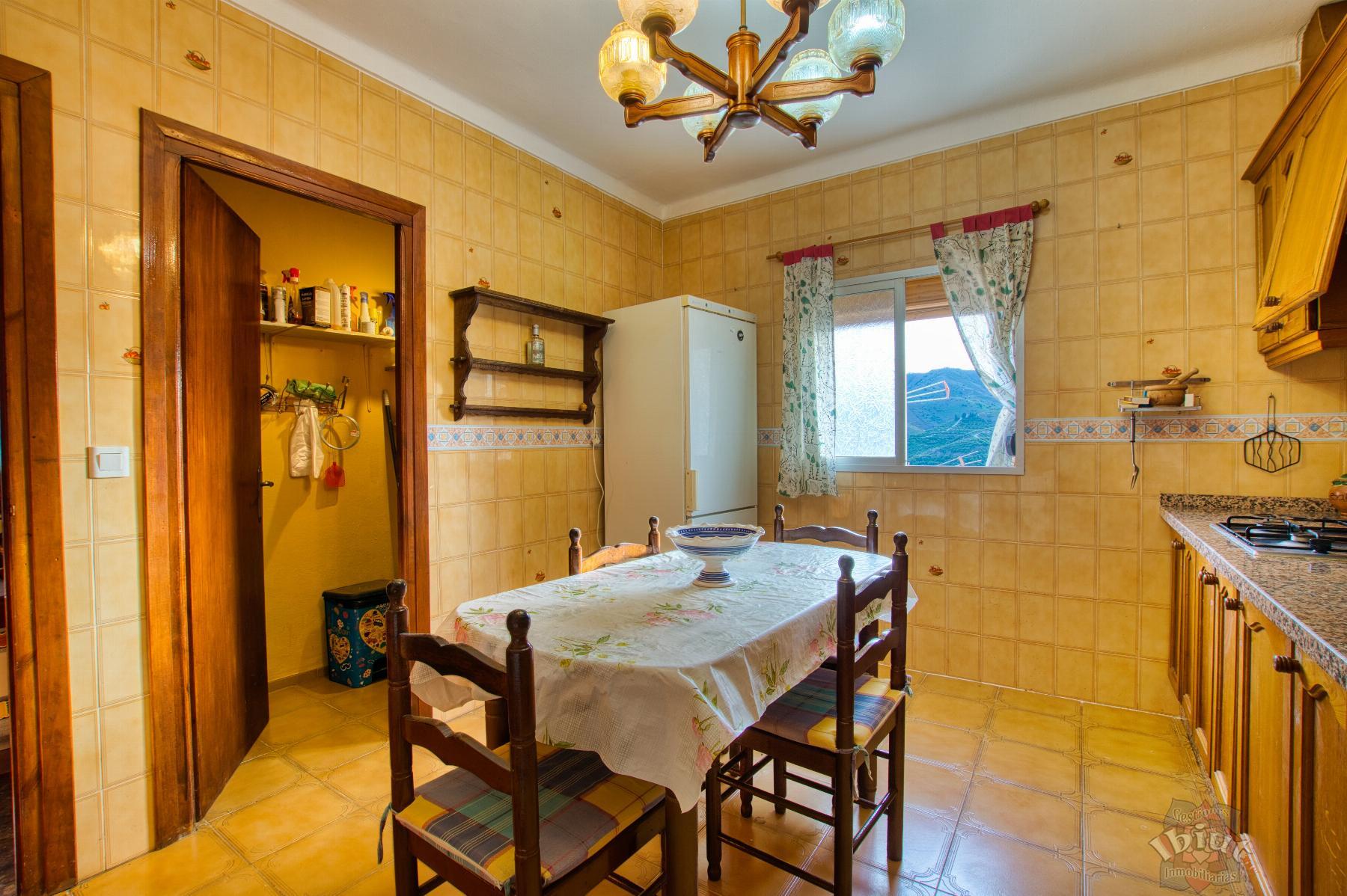 Venta de casa en Benamargosa