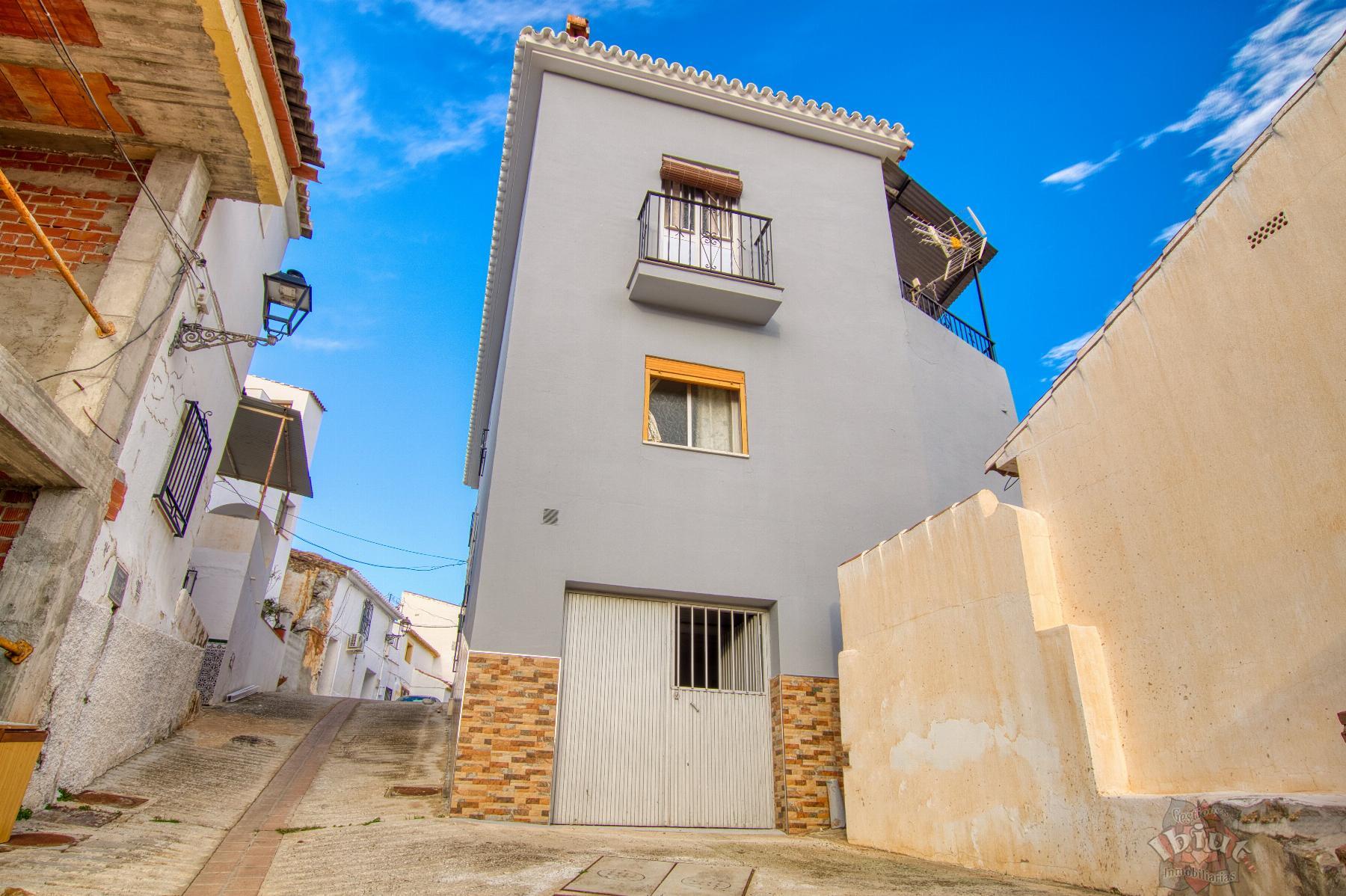 Venta de casa en Benamargosa