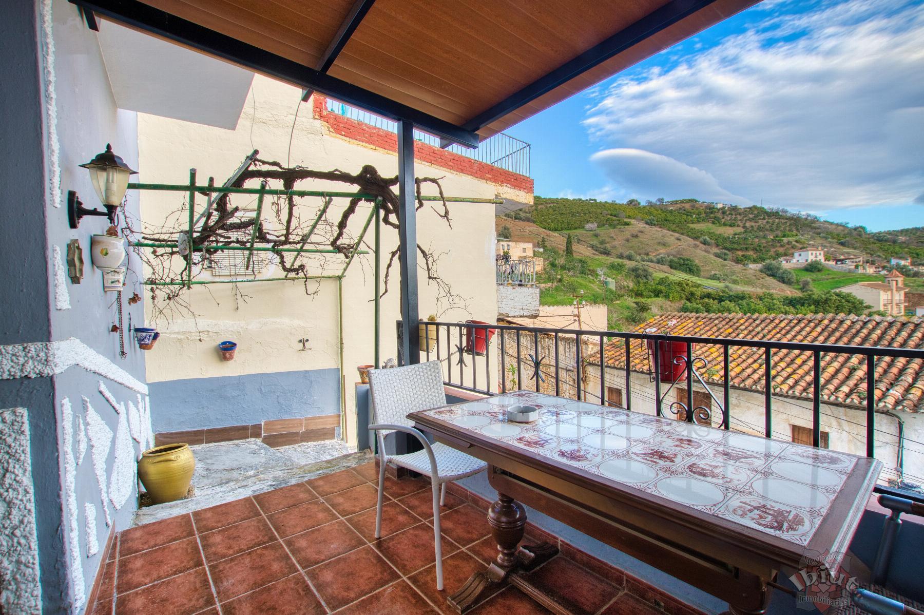 Venta de casa en Benamargosa