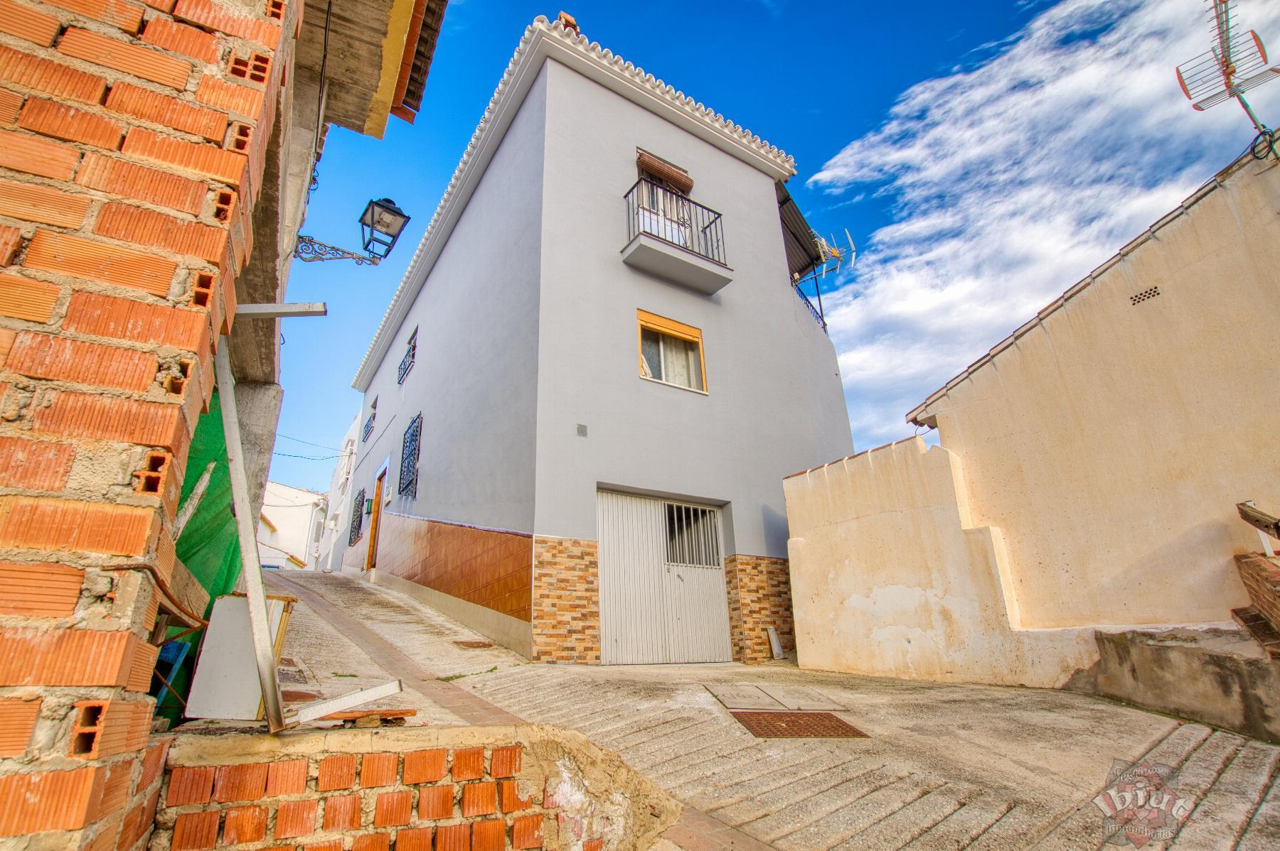 Venta de casa en Benamargosa