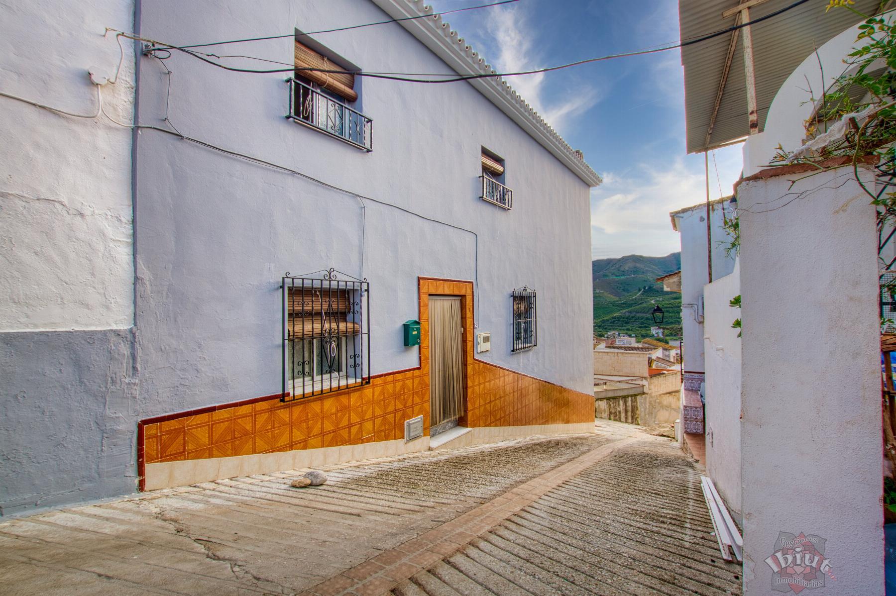 Venta de casa en Benamargosa