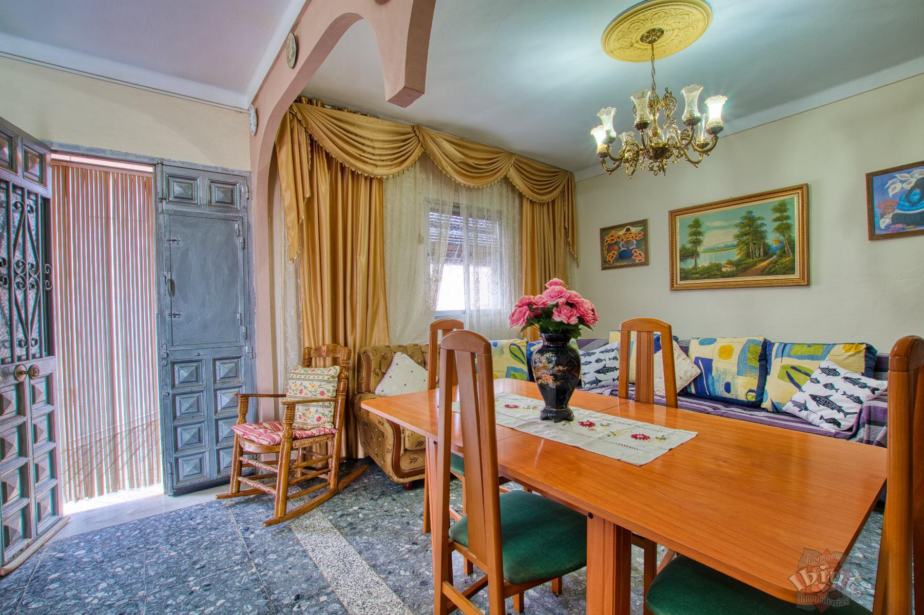 Venta de casa en Benamargosa