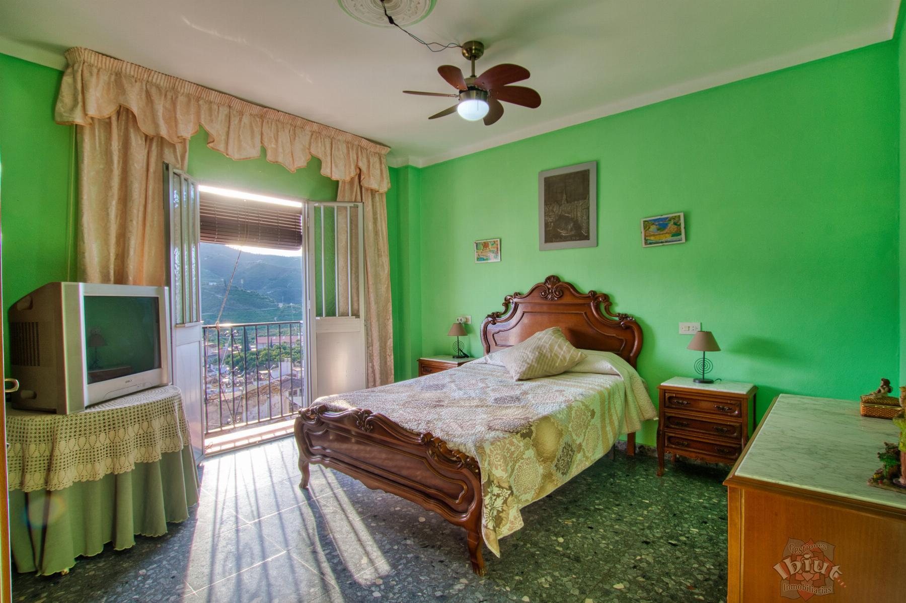 Venta de casa en Benamargosa