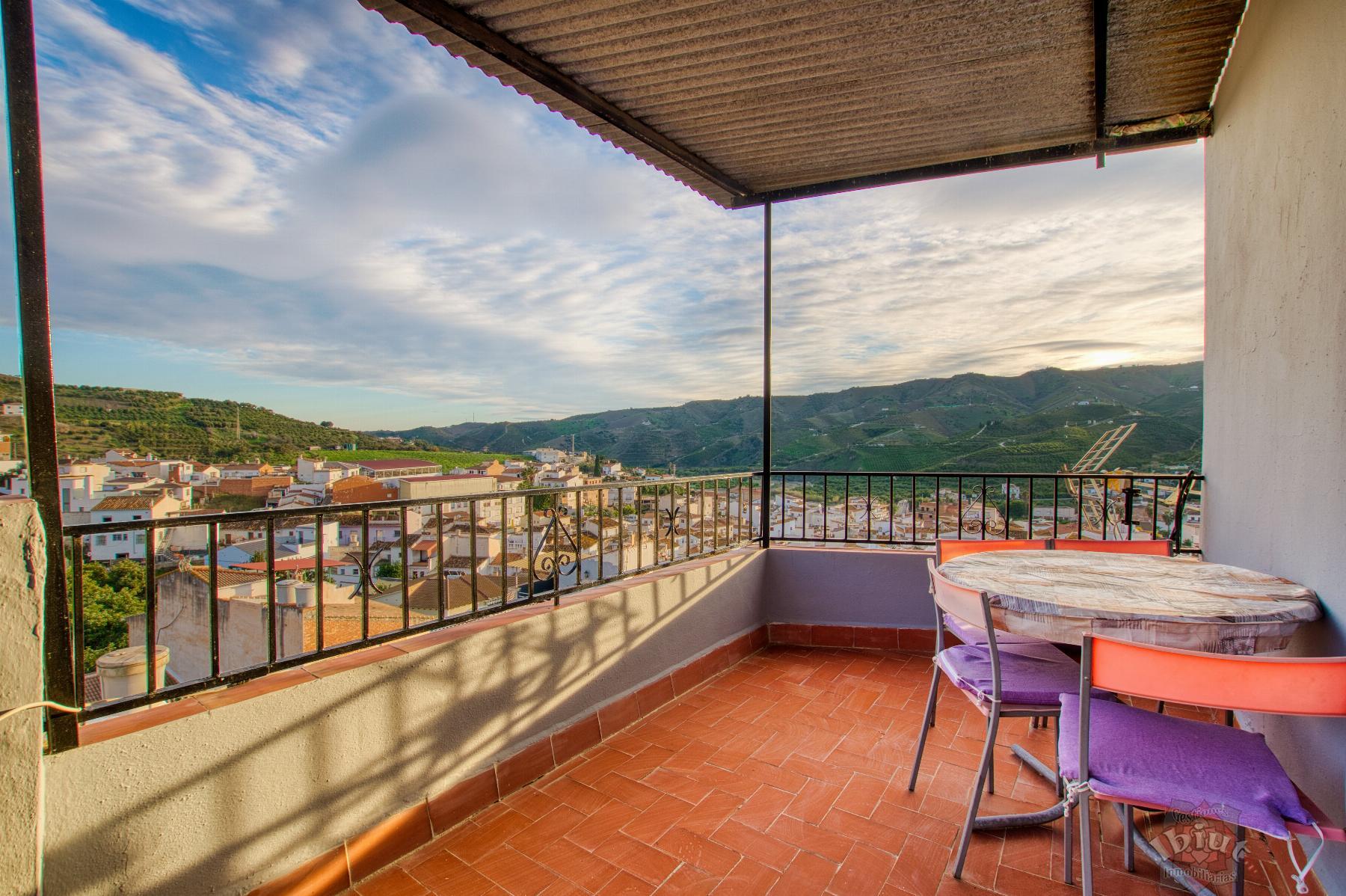 Venta de casa en Benamargosa