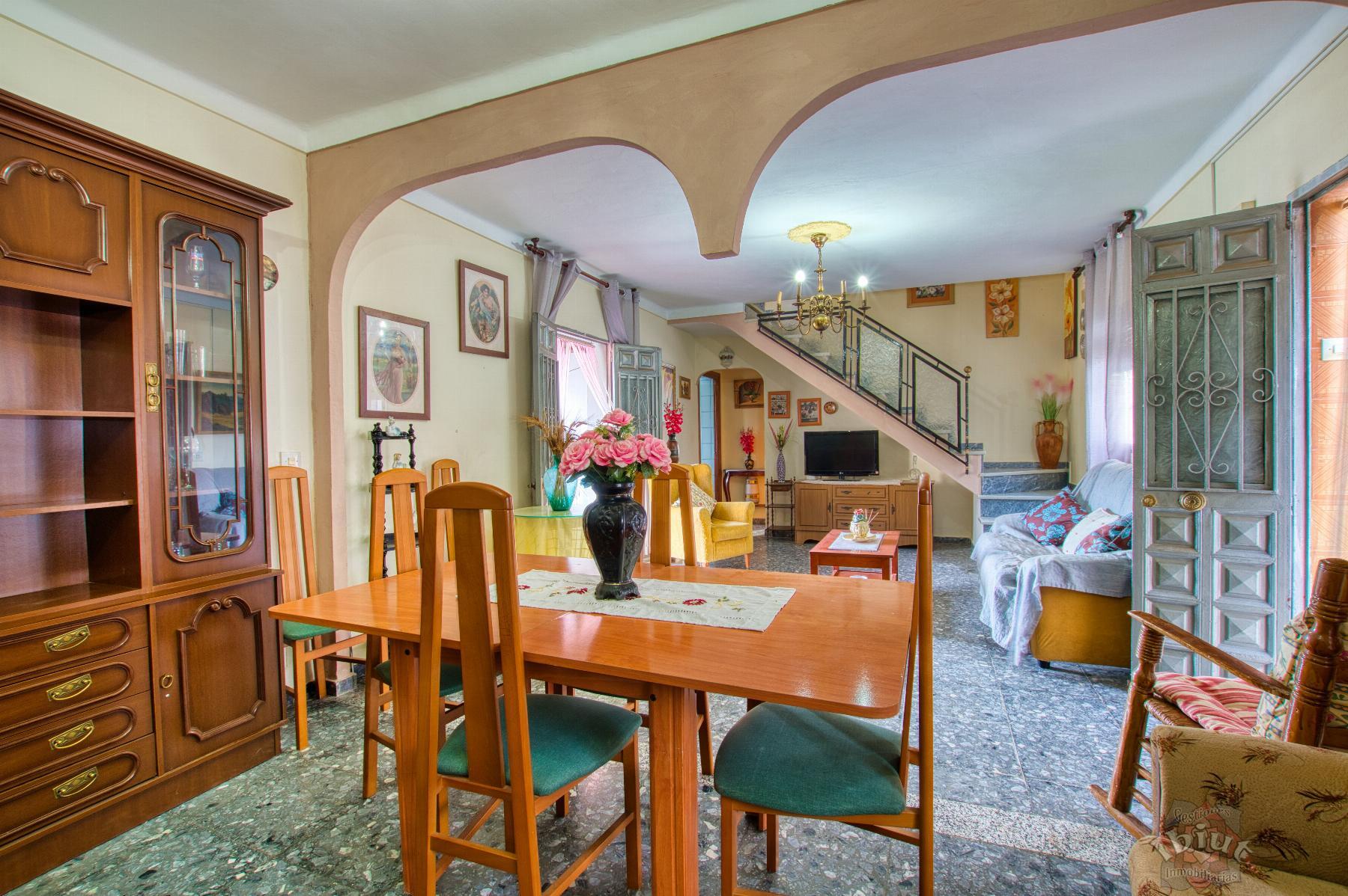 Venta de casa en Benamargosa