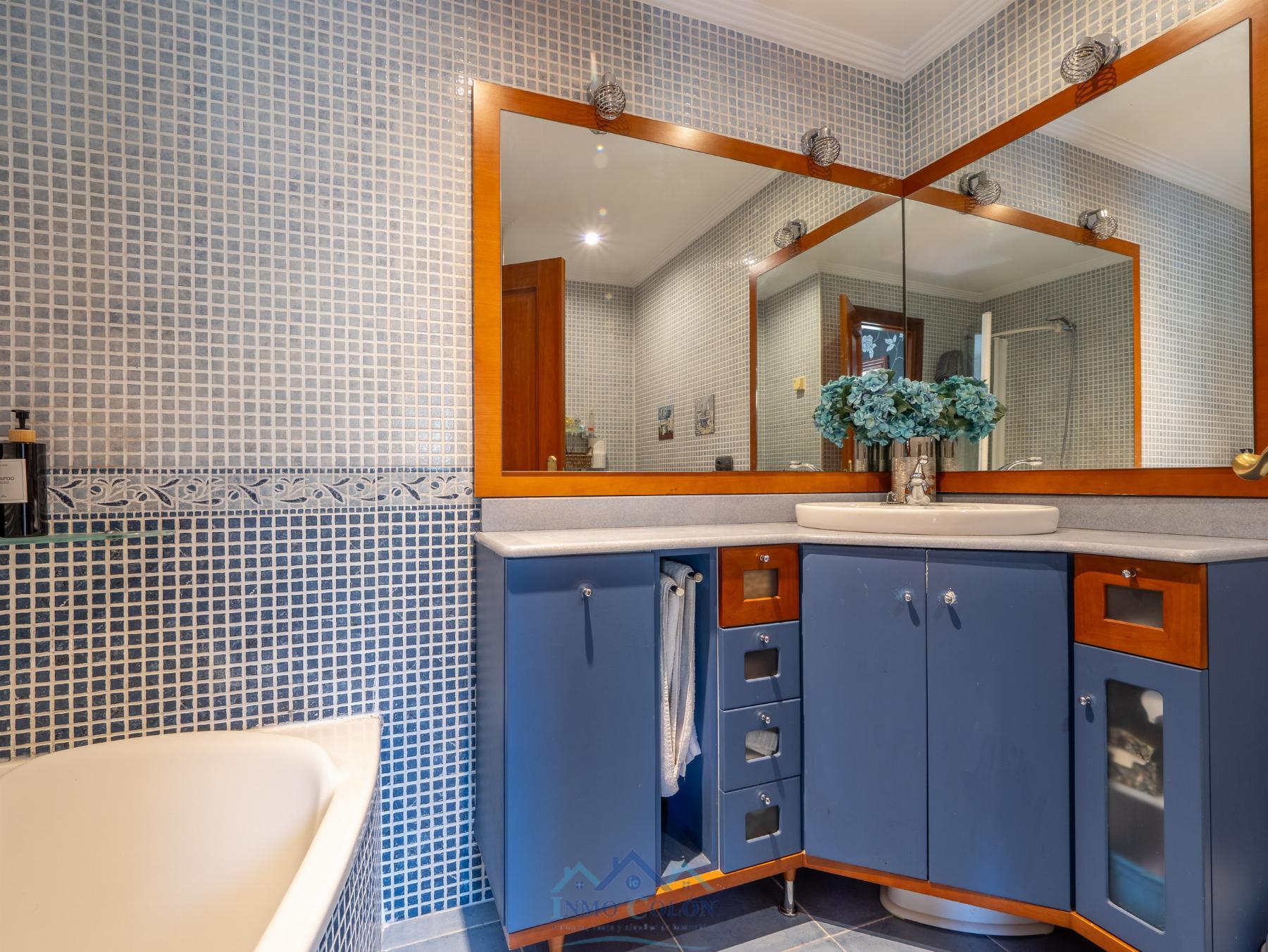 For sale of duplex in Irun