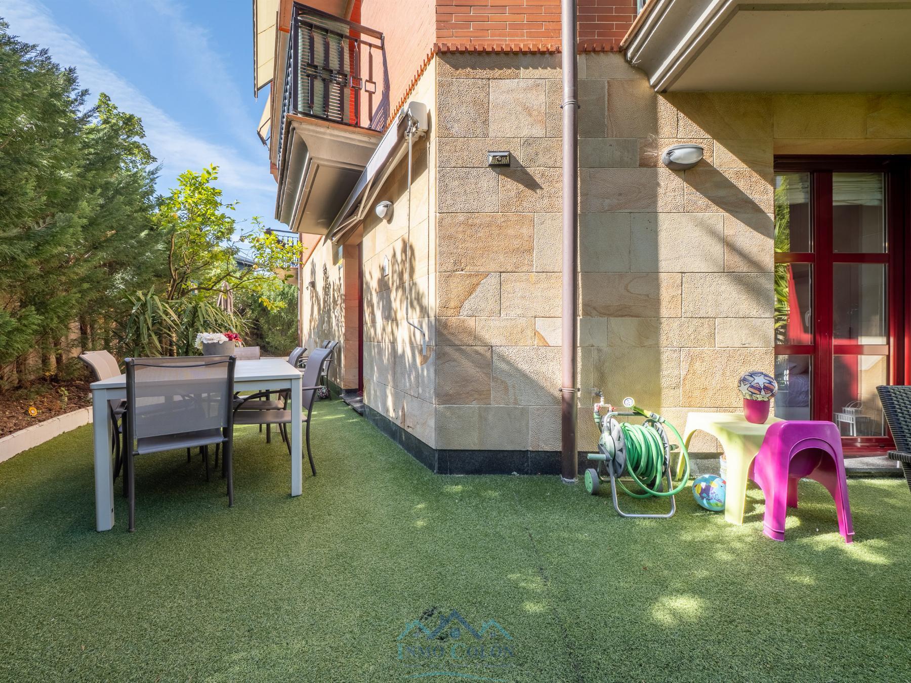 For sale of duplex in Irun