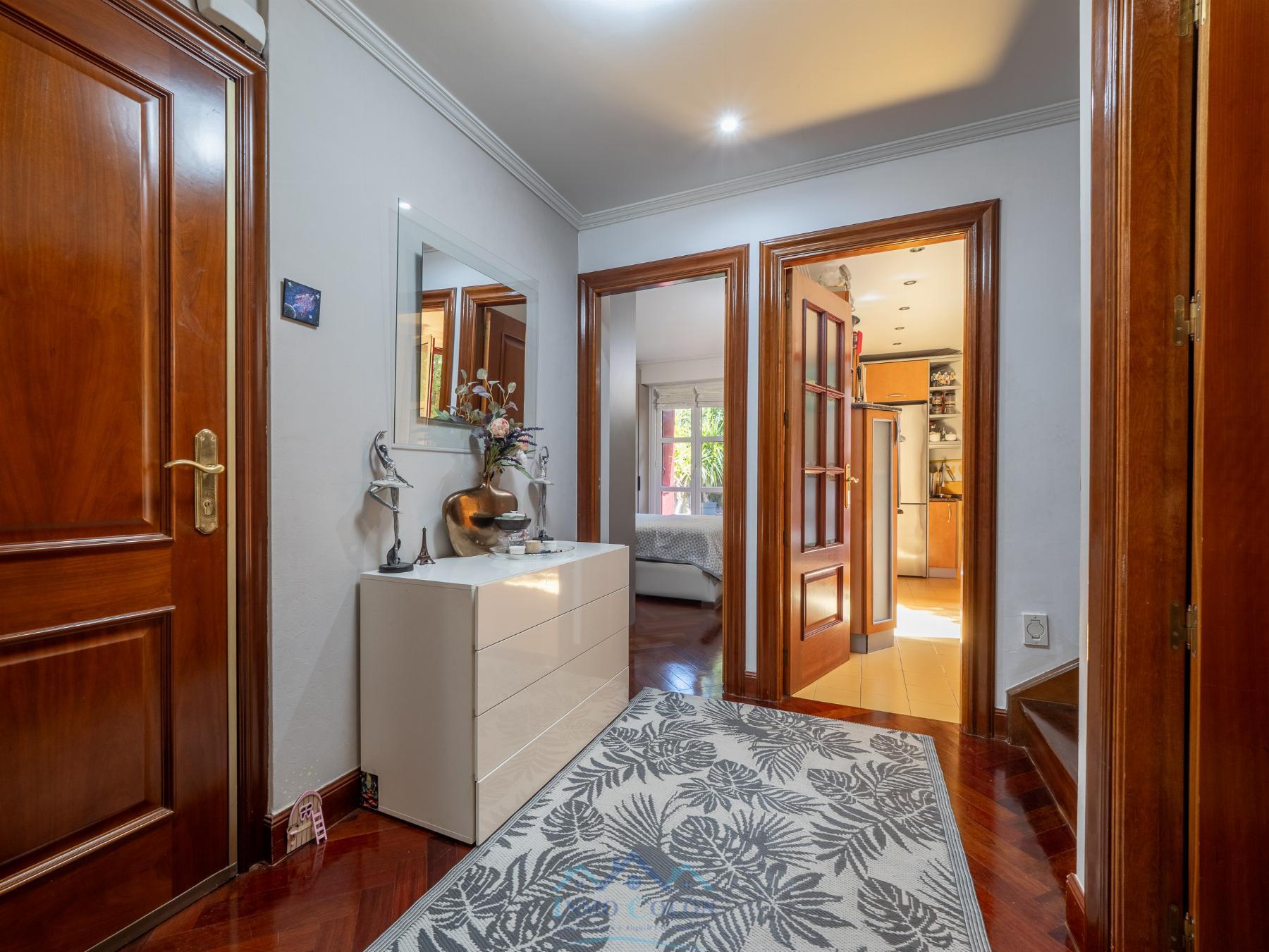 For sale of duplex in Irun