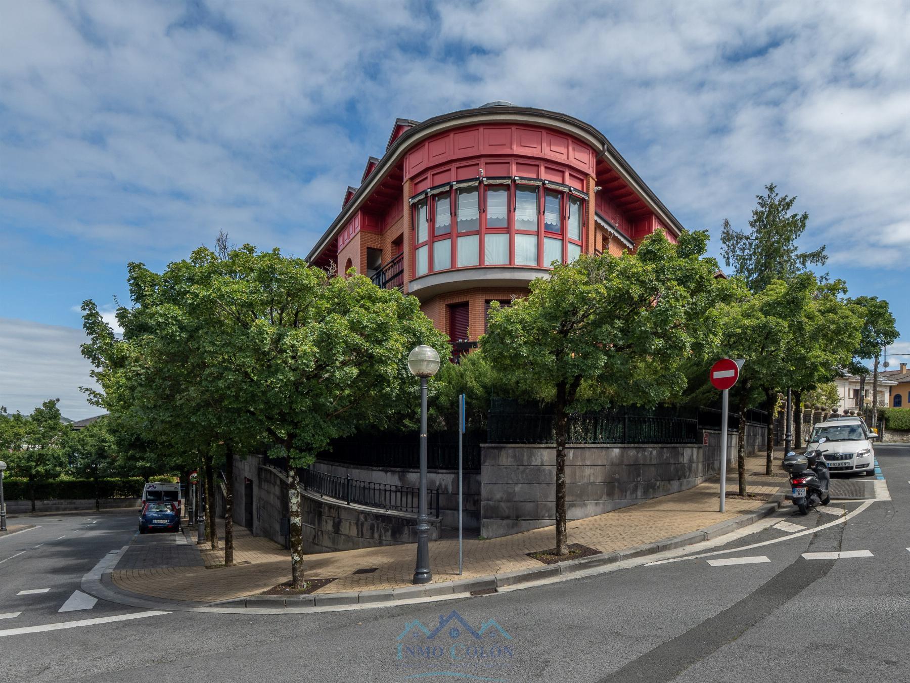 For sale of duplex in Irun