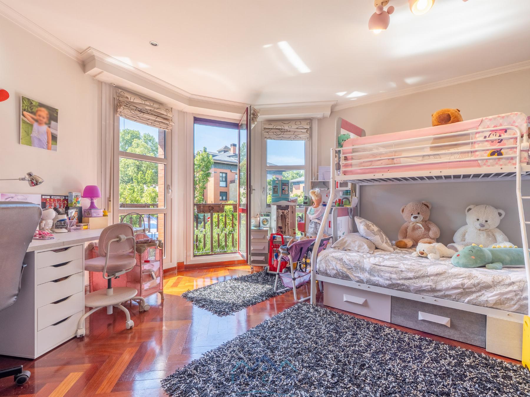 For sale of duplex in Irun