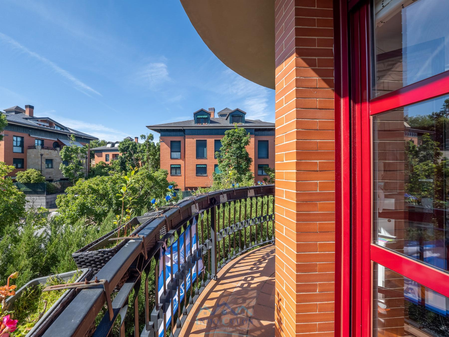 For sale of duplex in Irun