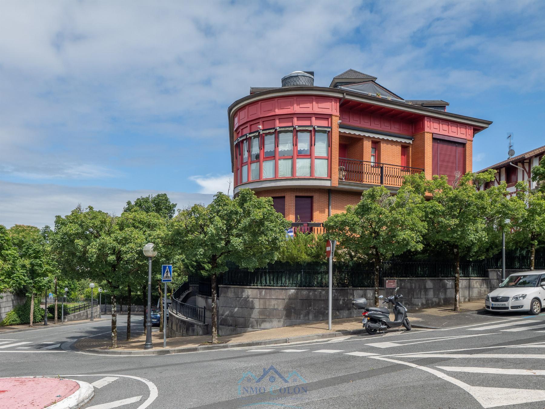 For sale of duplex in Irun