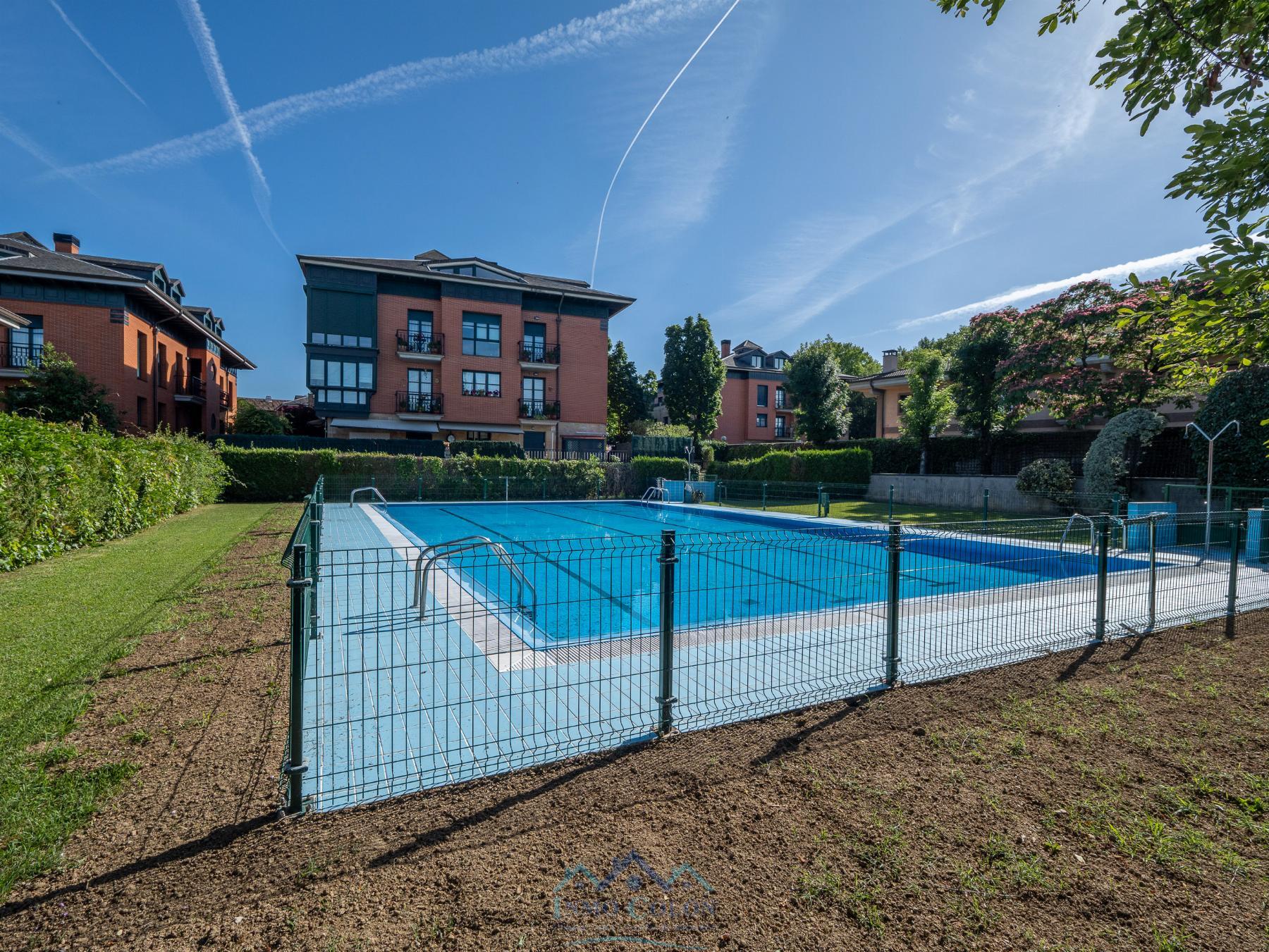 For sale of duplex in Irun