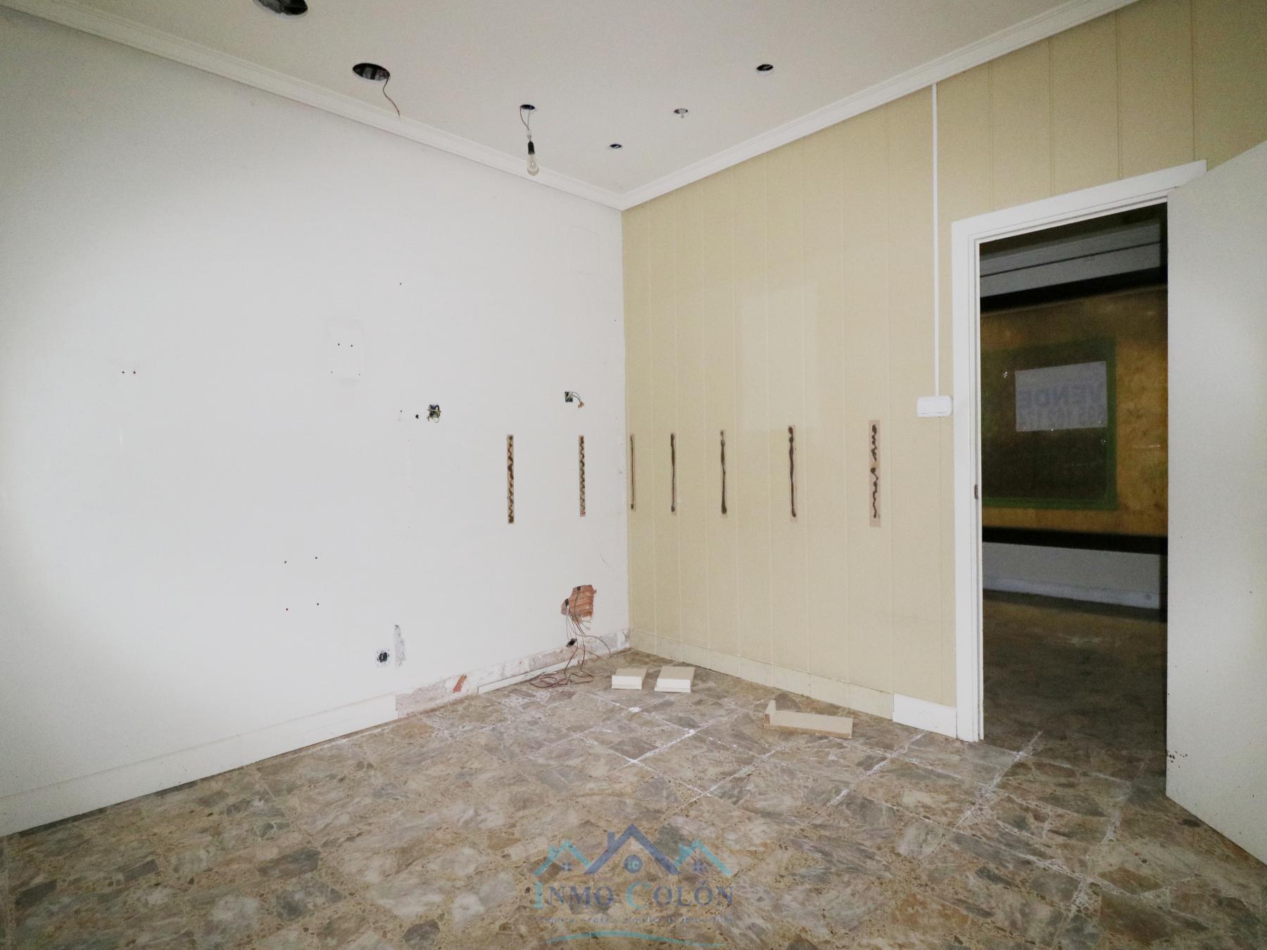 For sale of commercial in Irun