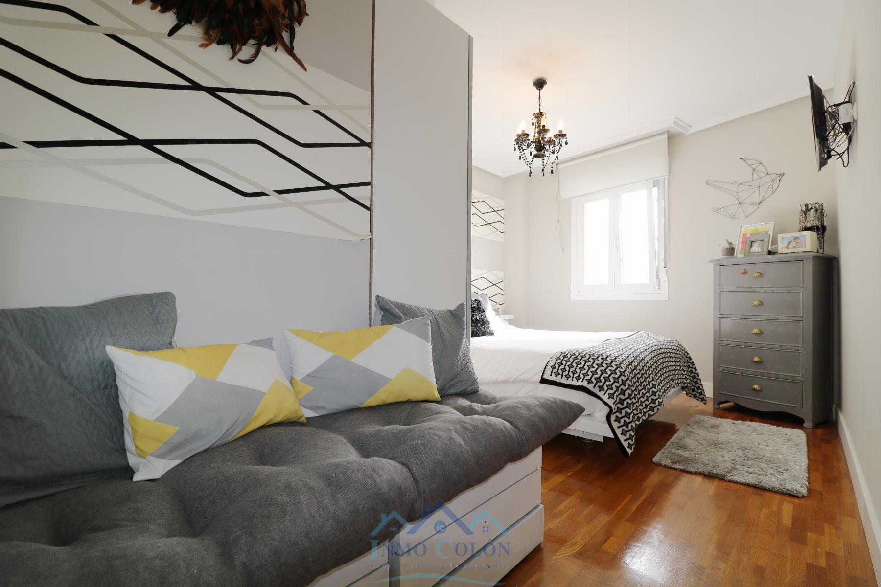 For sale of duplex in Irun