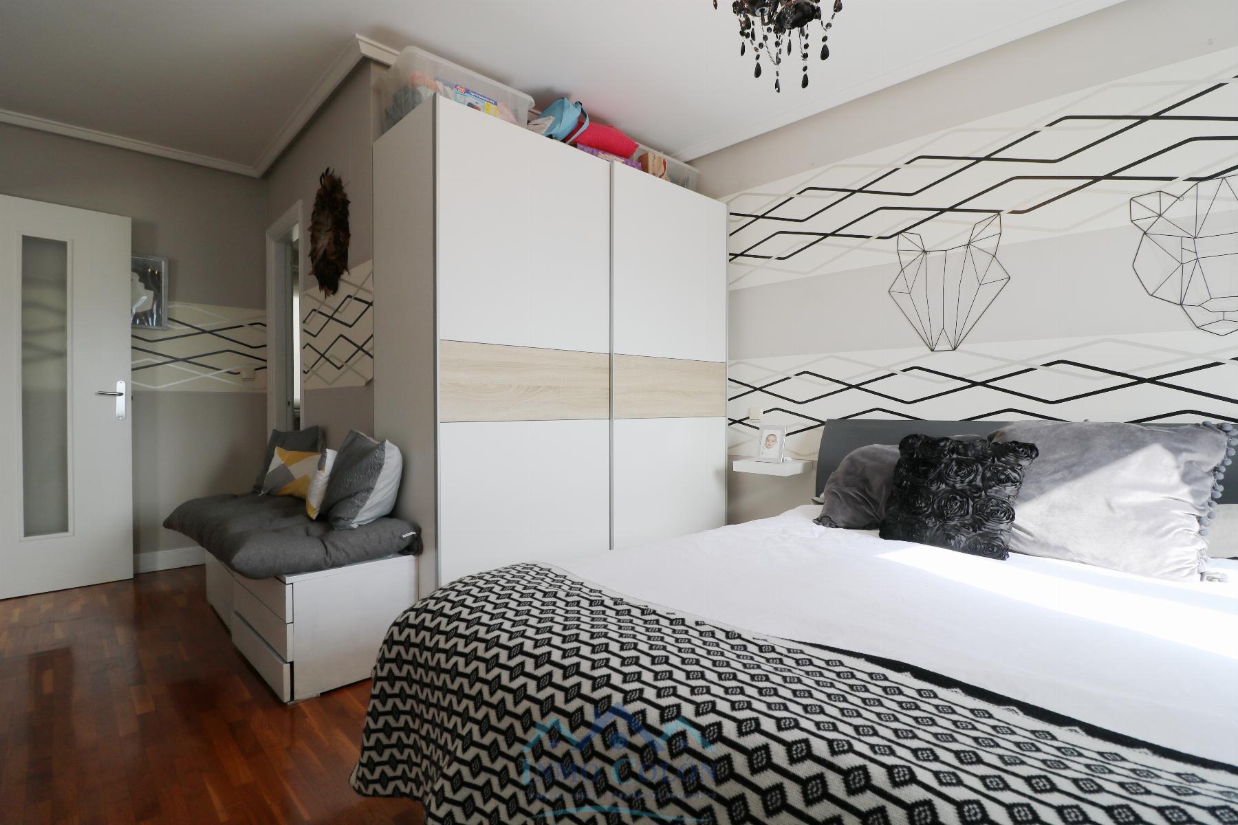 For sale of duplex in Irun