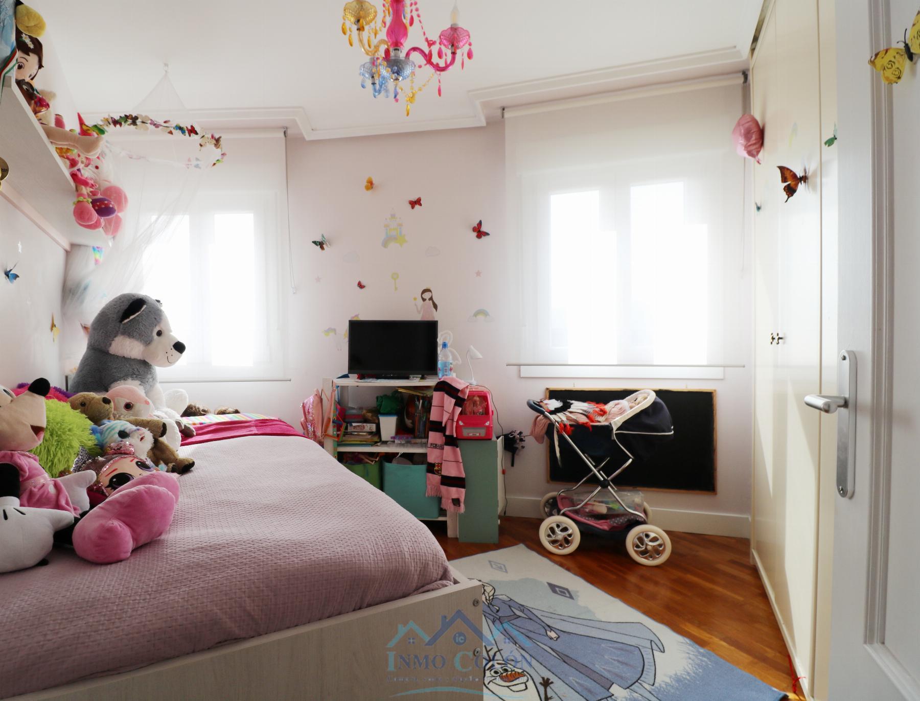 For sale of duplex in Irun
