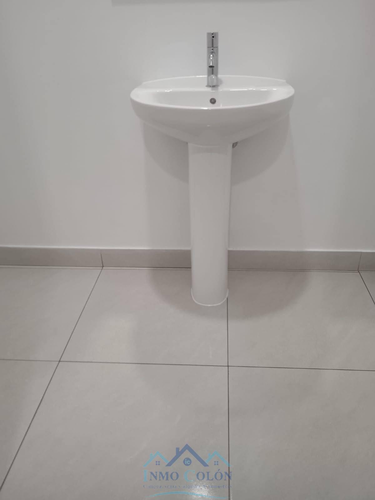 For sale of commercial in Irun