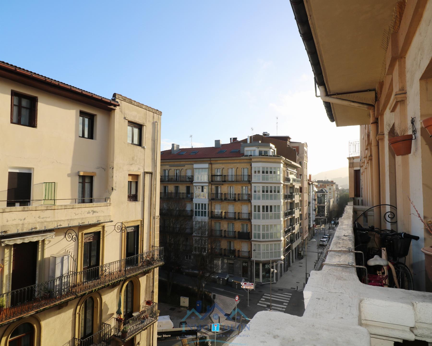 For sale of flat in Irun