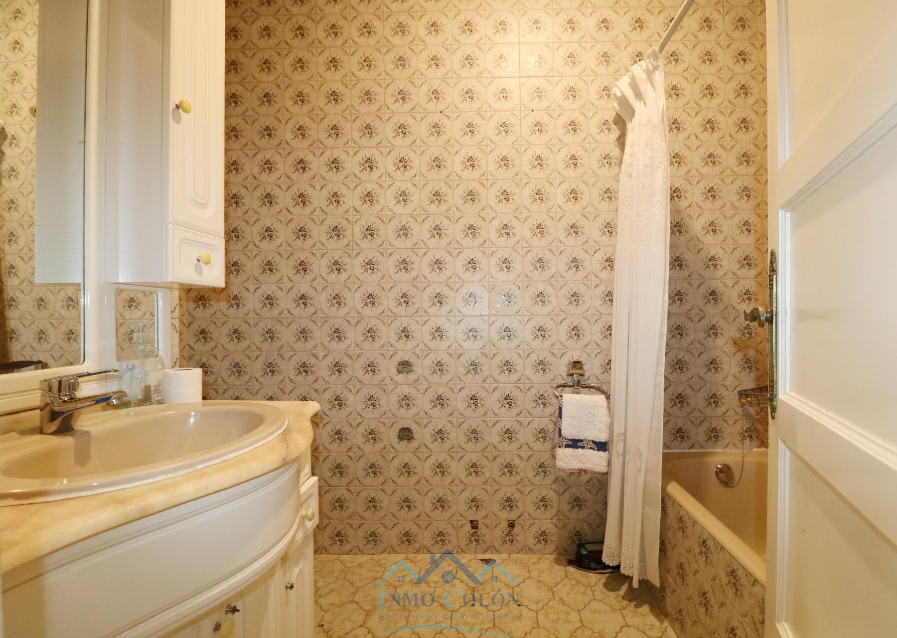 For sale of flat in Donostia-San Sebastián