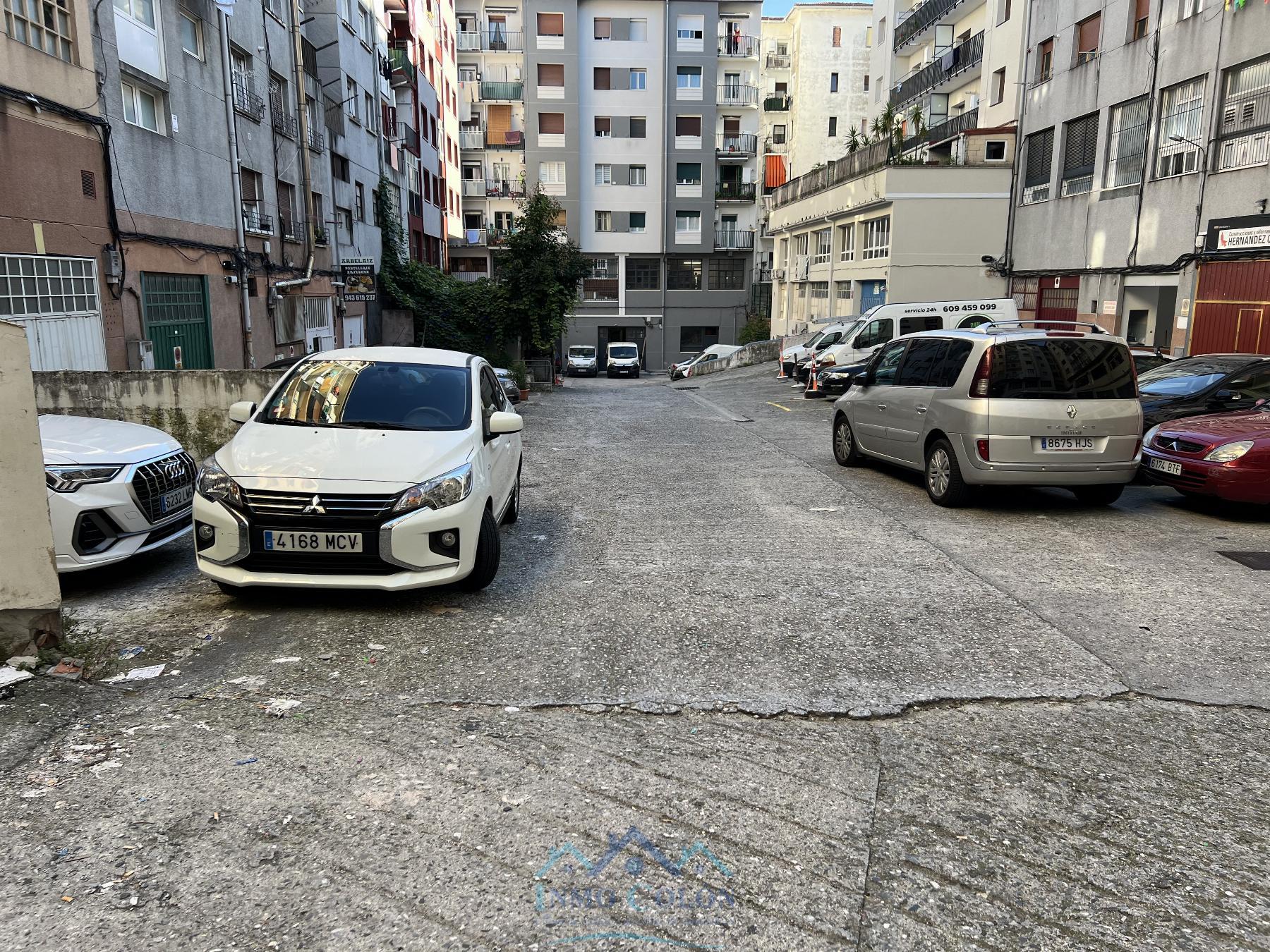 For sale of commercial in Irun