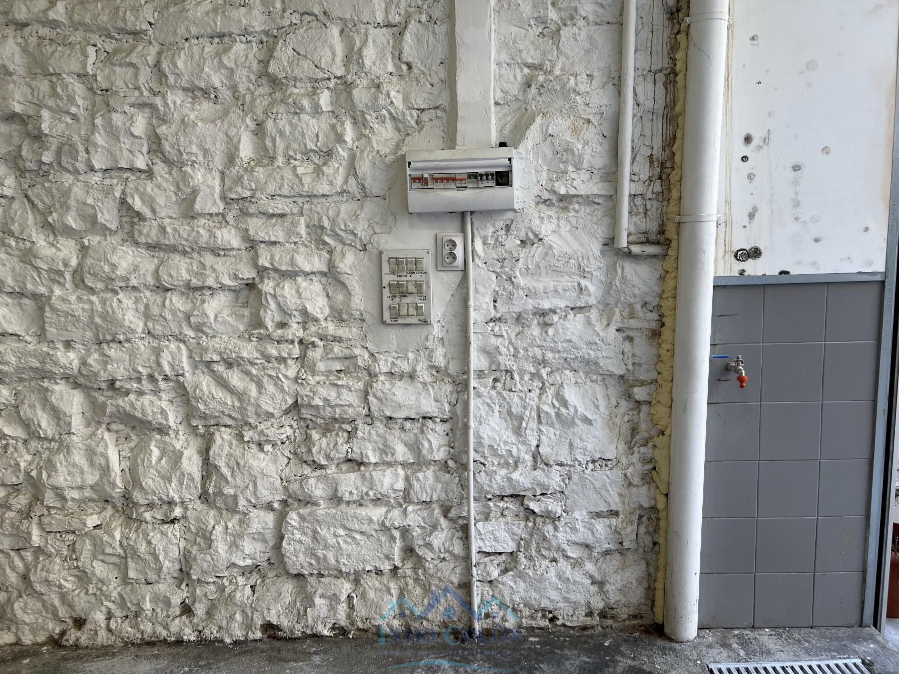 For sale of commercial in Irun